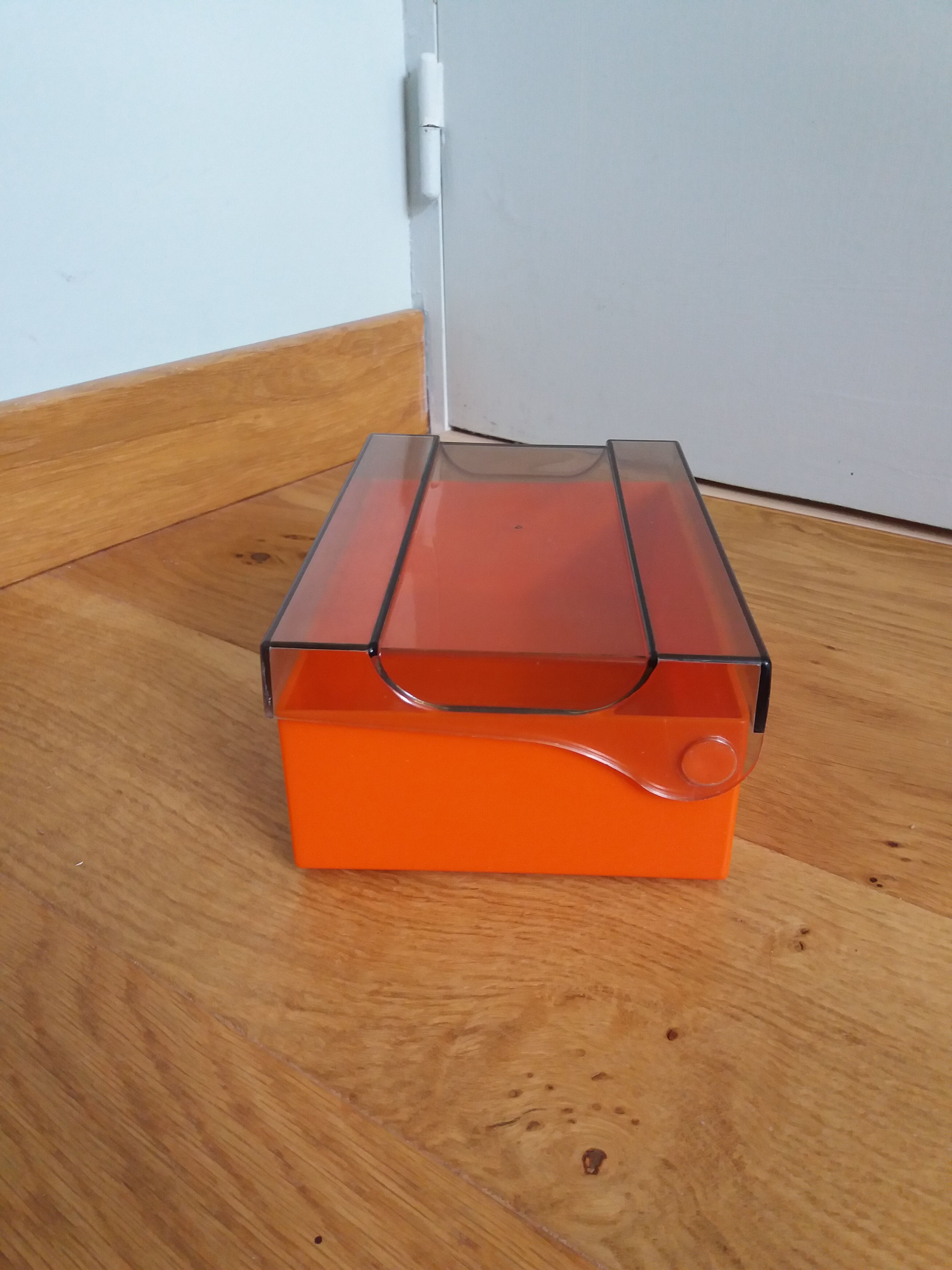 Sugar box 70s orange