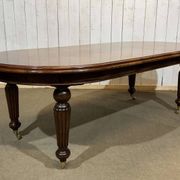 Table ovale style Victorienne en acajou avec 1 allonge
