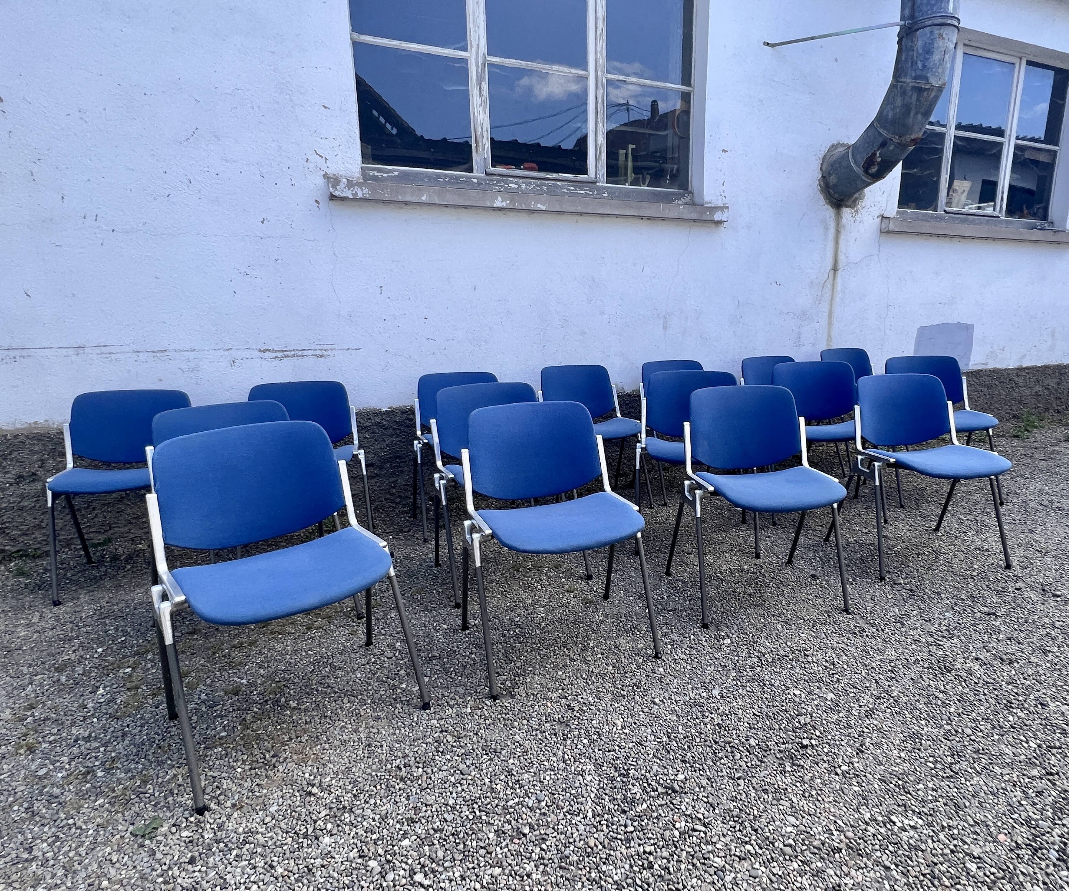 Série de 40 chaises de G. Piretti pour Castelli Anonima Castelli, Italie, années 1970