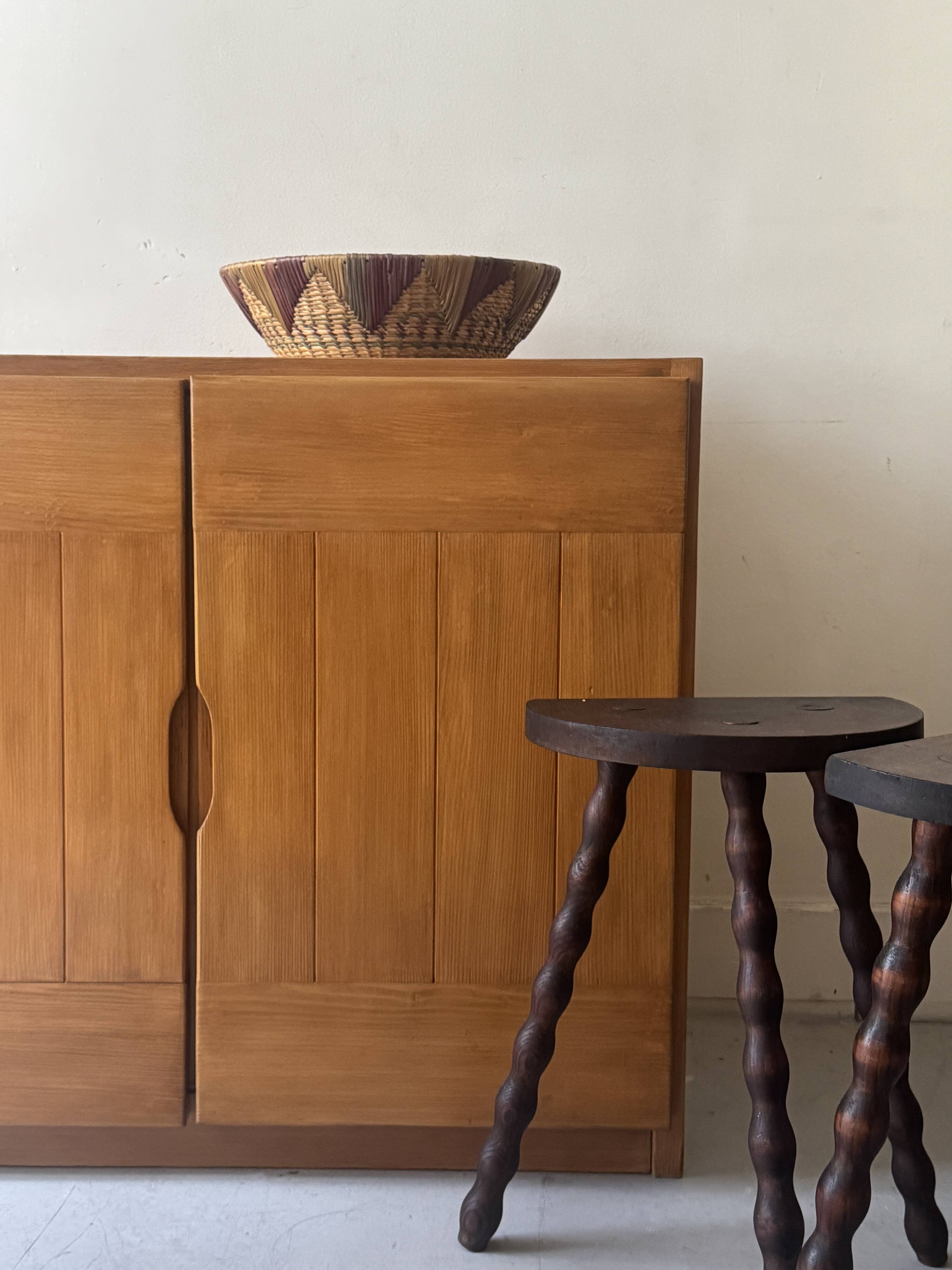 Buffet design en bois orme & pin collection Savoie, Maison Regain 1970