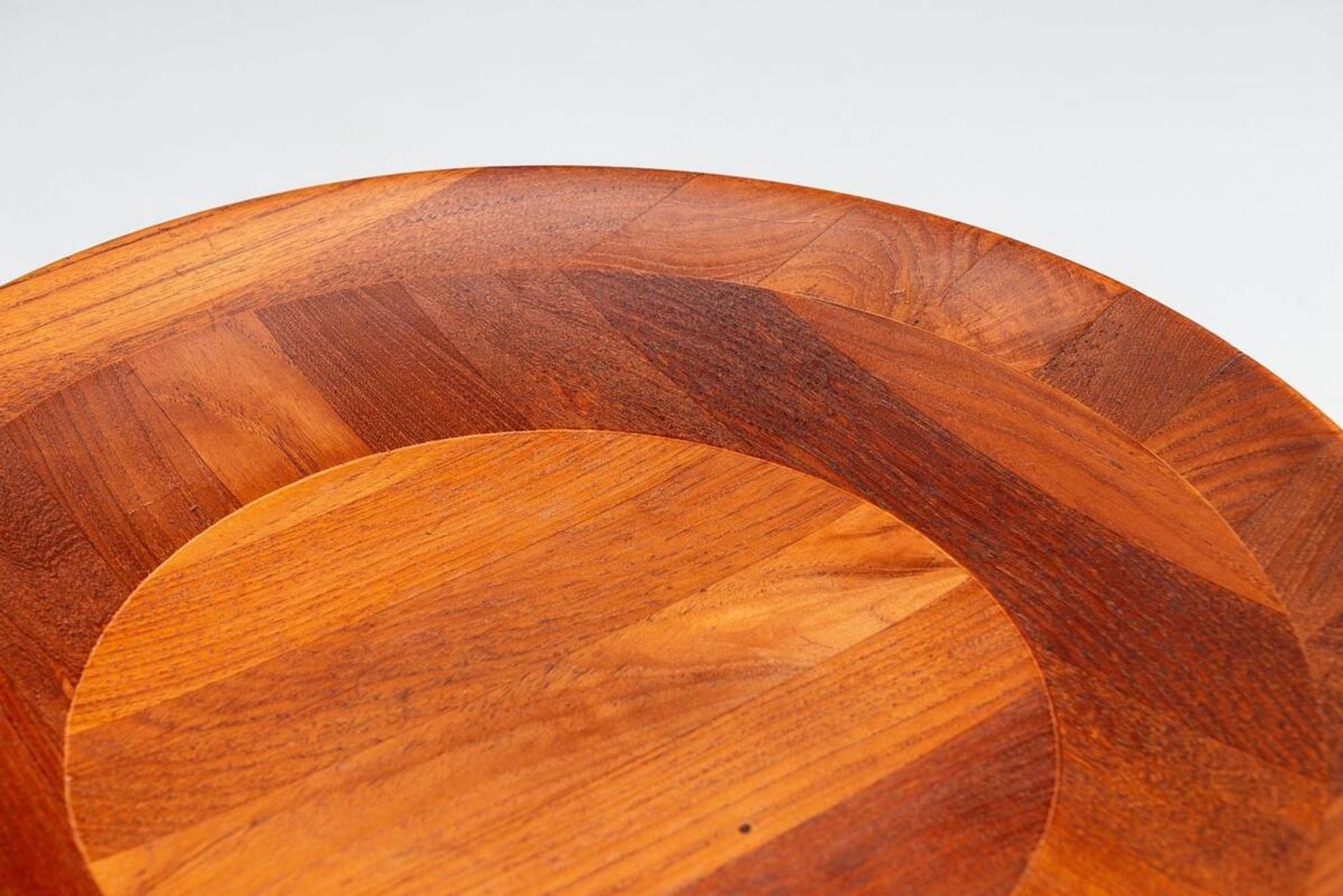 Table tray sculpturale Jens Quistgaard en teck Danemark 1960