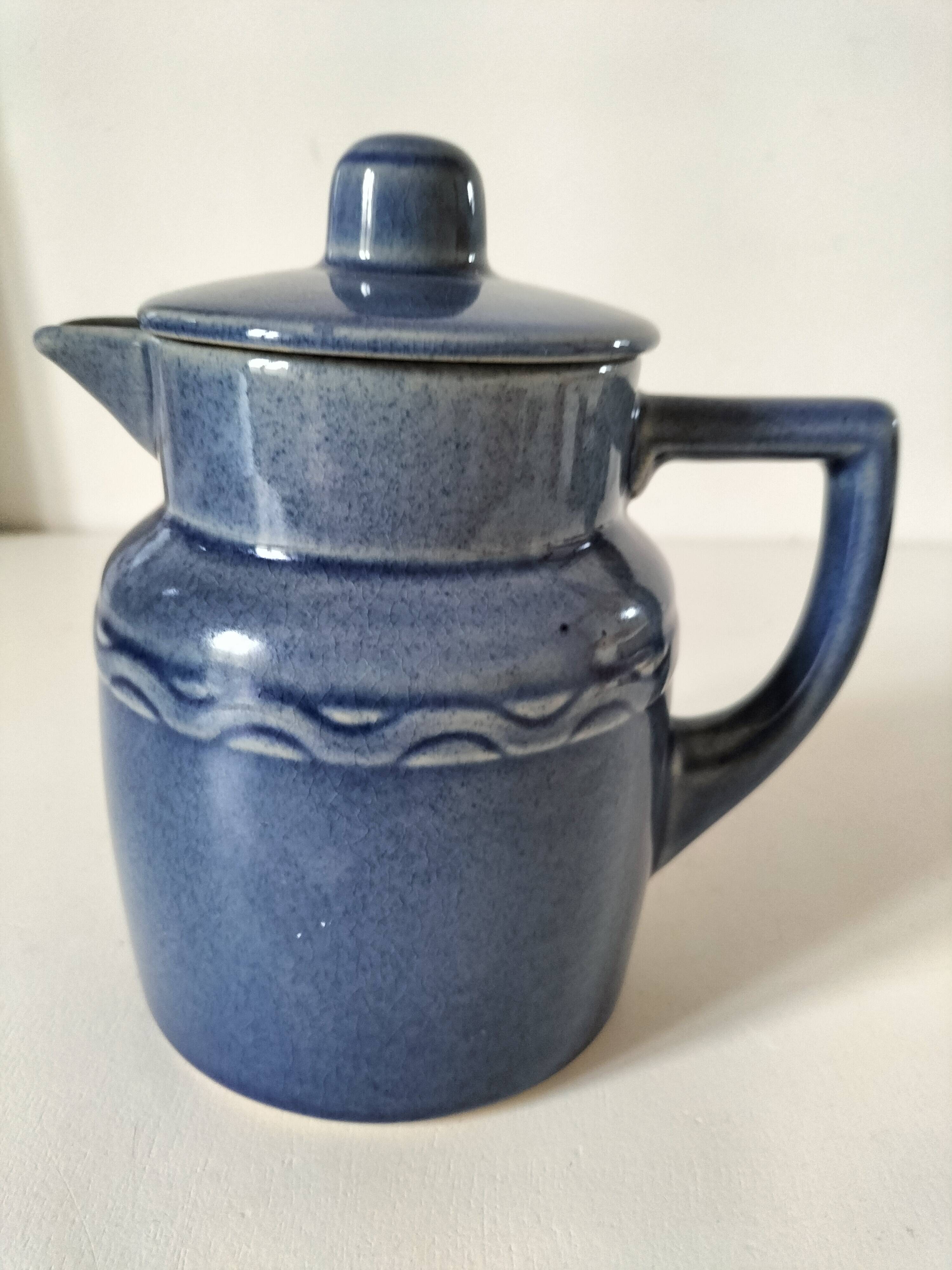 Blue speckled stoneware jug with integrated filter