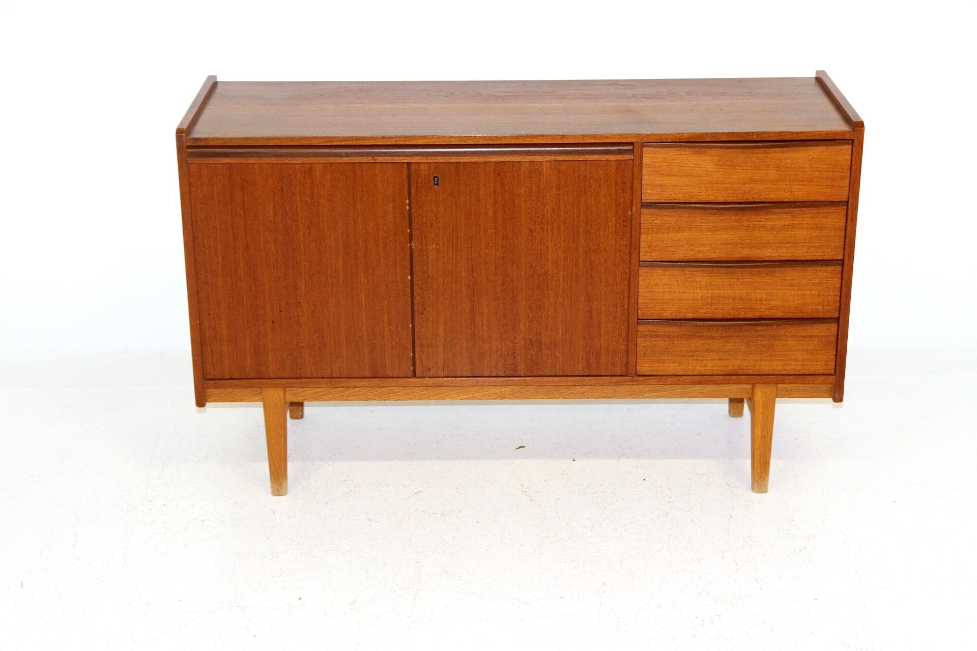 Scandinavian chest of drawers, Sweden, 1960