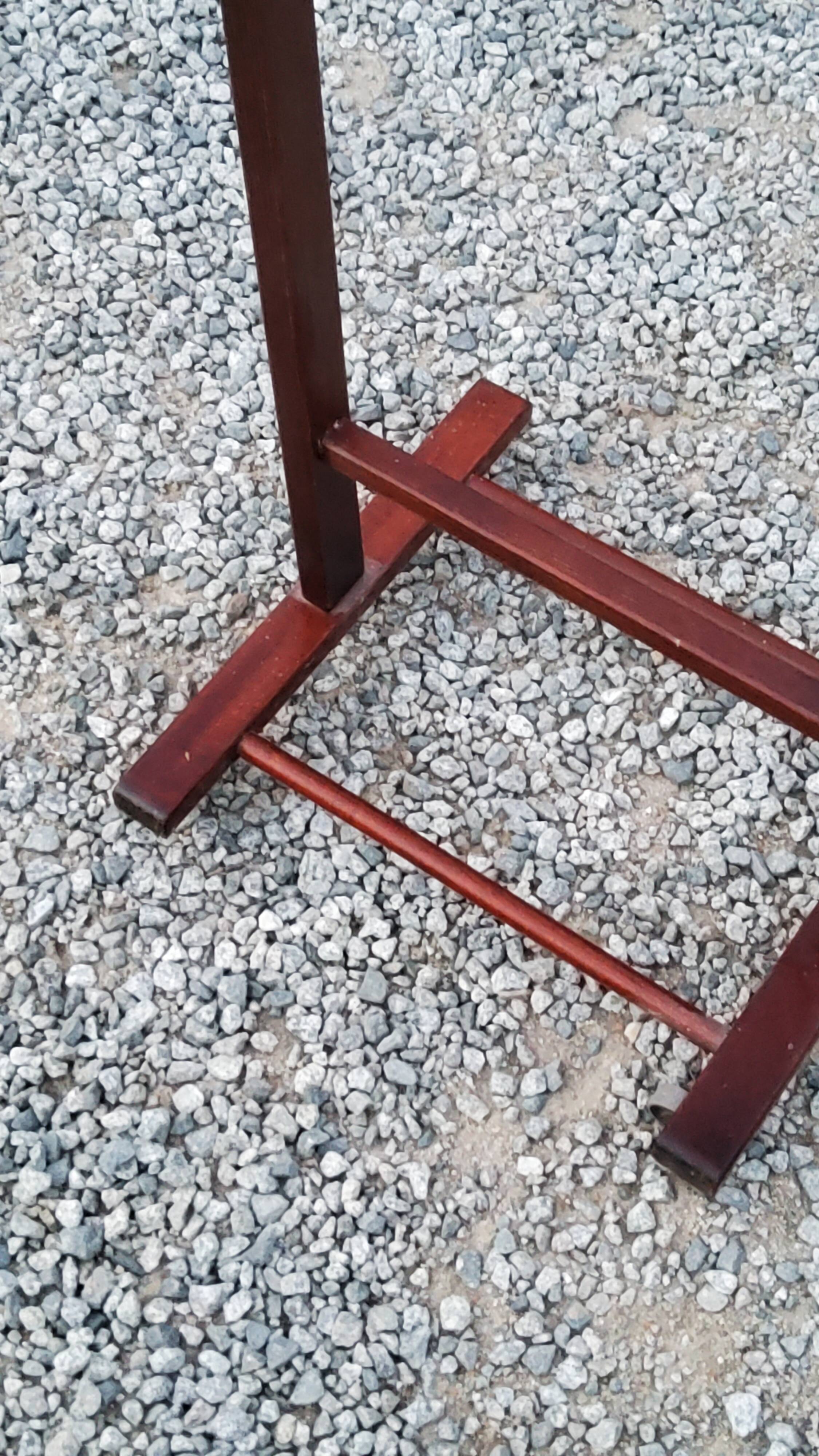 Mahogany stained wood valet Dejou editor