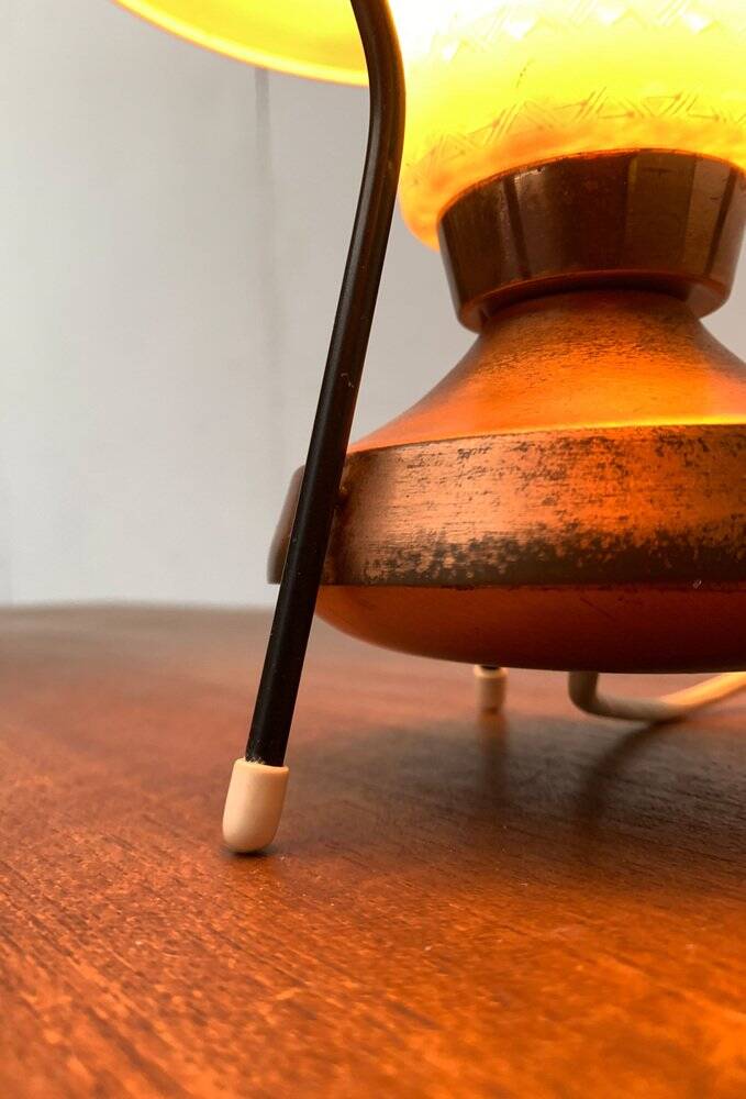 Small tripod table lamp in copper, 1950s.
