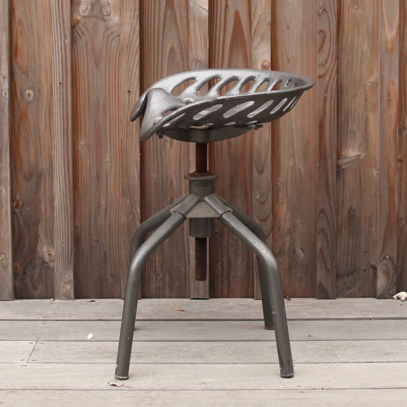 Stool "tractor seat"