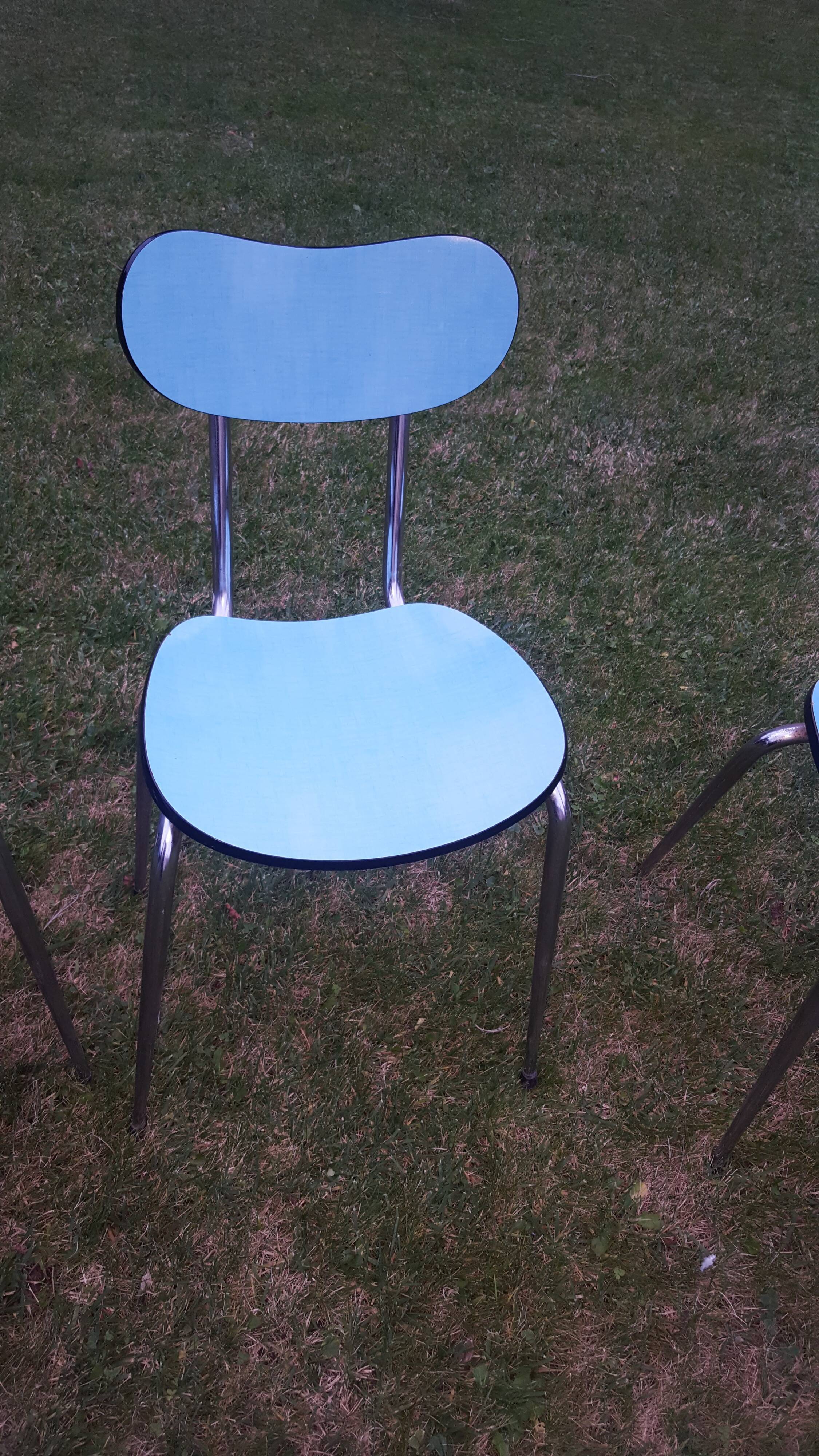 4 chaises vintages en formica bleues