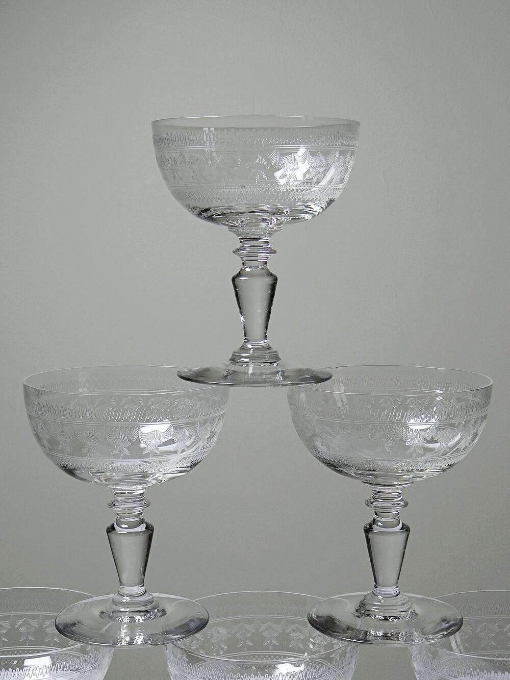 Set of 6 antique fine crystal champagne glasses, star engraved, 19th-20th century.