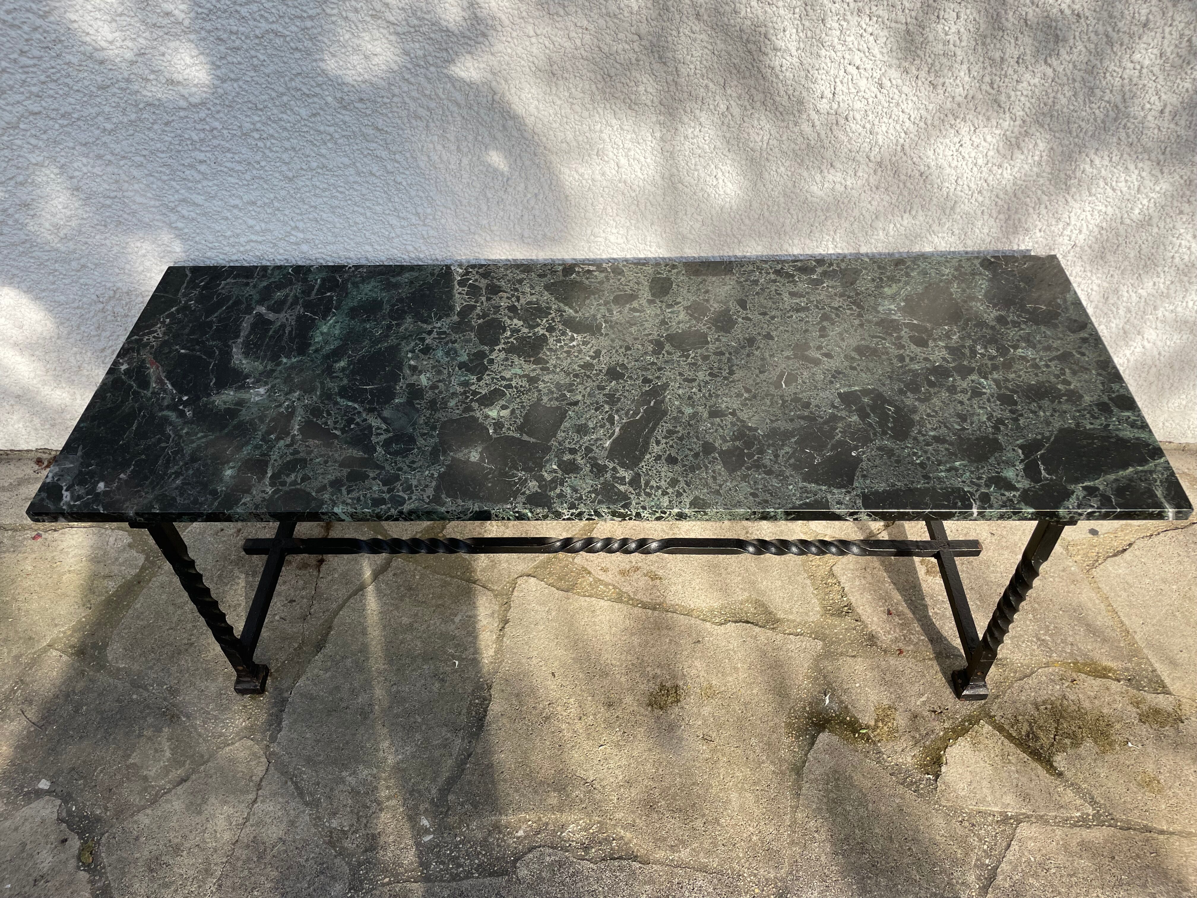 Table basse en fer forgé et marbre vert des Alpes