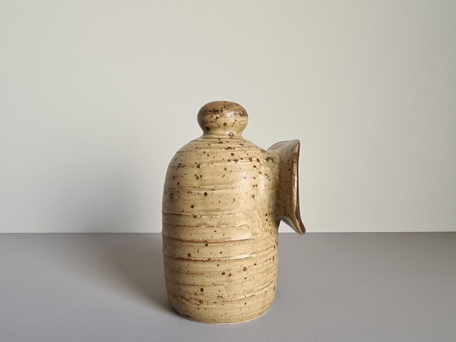 Pyrite stoneware pot