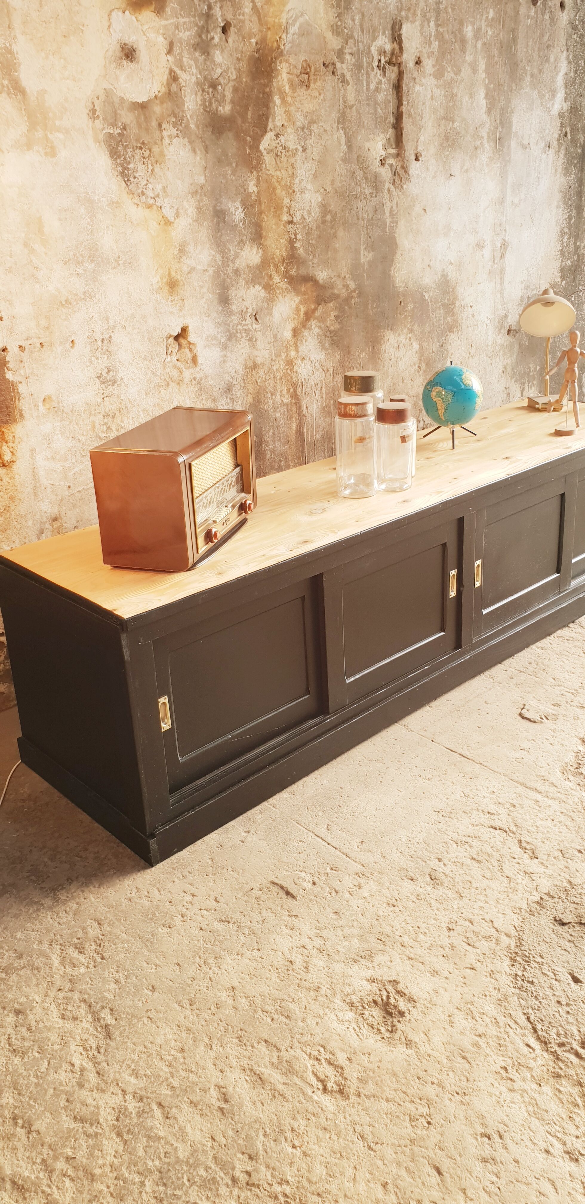 Trade furniture