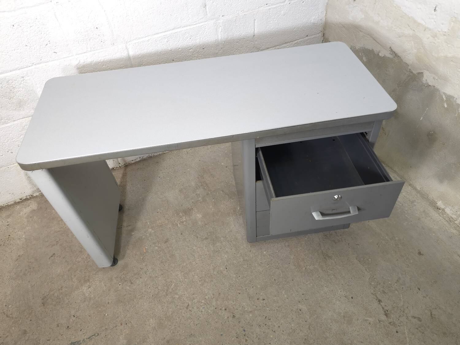 Small Ronéo desk 1970