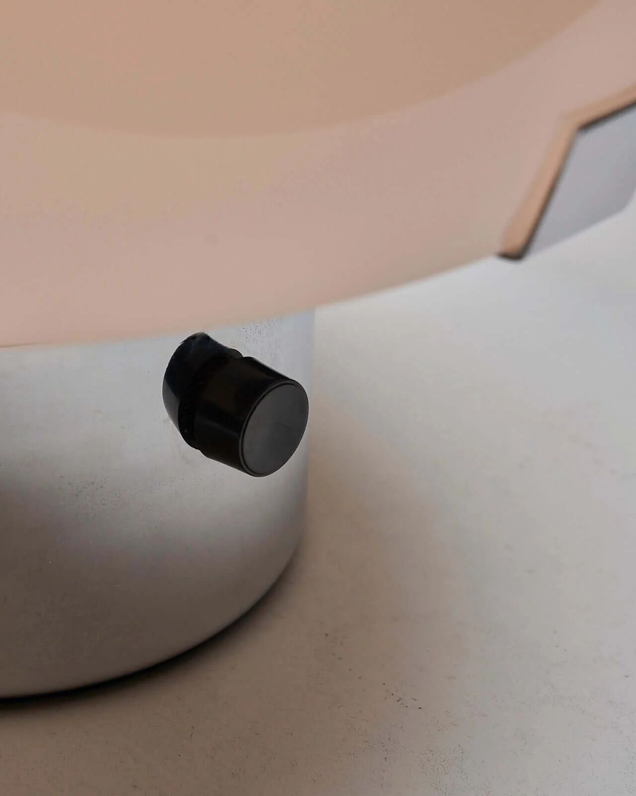 "Cromado 4950" table lamp by Gaetano Scolari for Metalarte