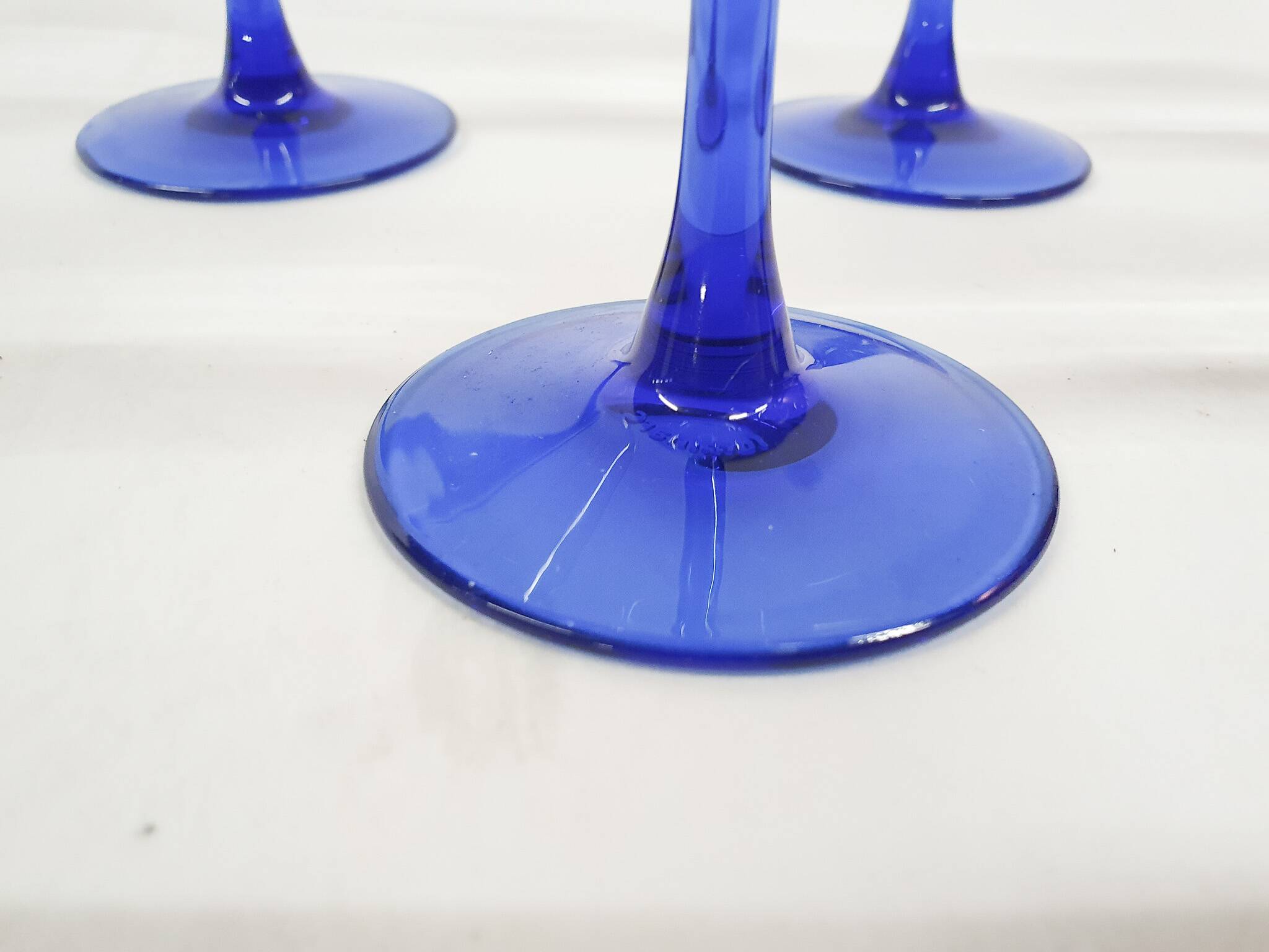 Set of 5 vintage blue wine glasses by Luminarc, France 1960's