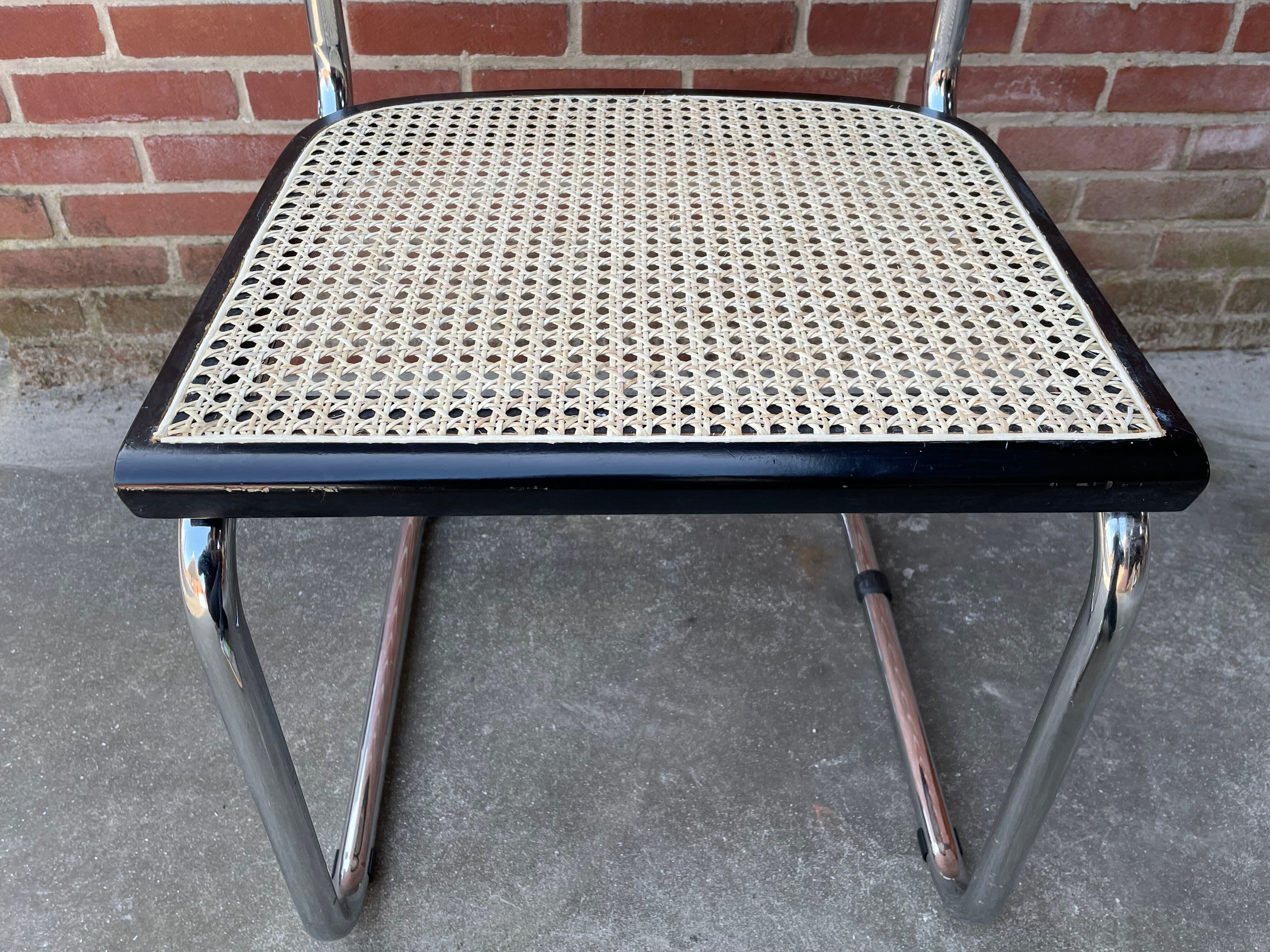 Ensemble de 4 chaises vintage modèle Cesca B32 en noir et chrome