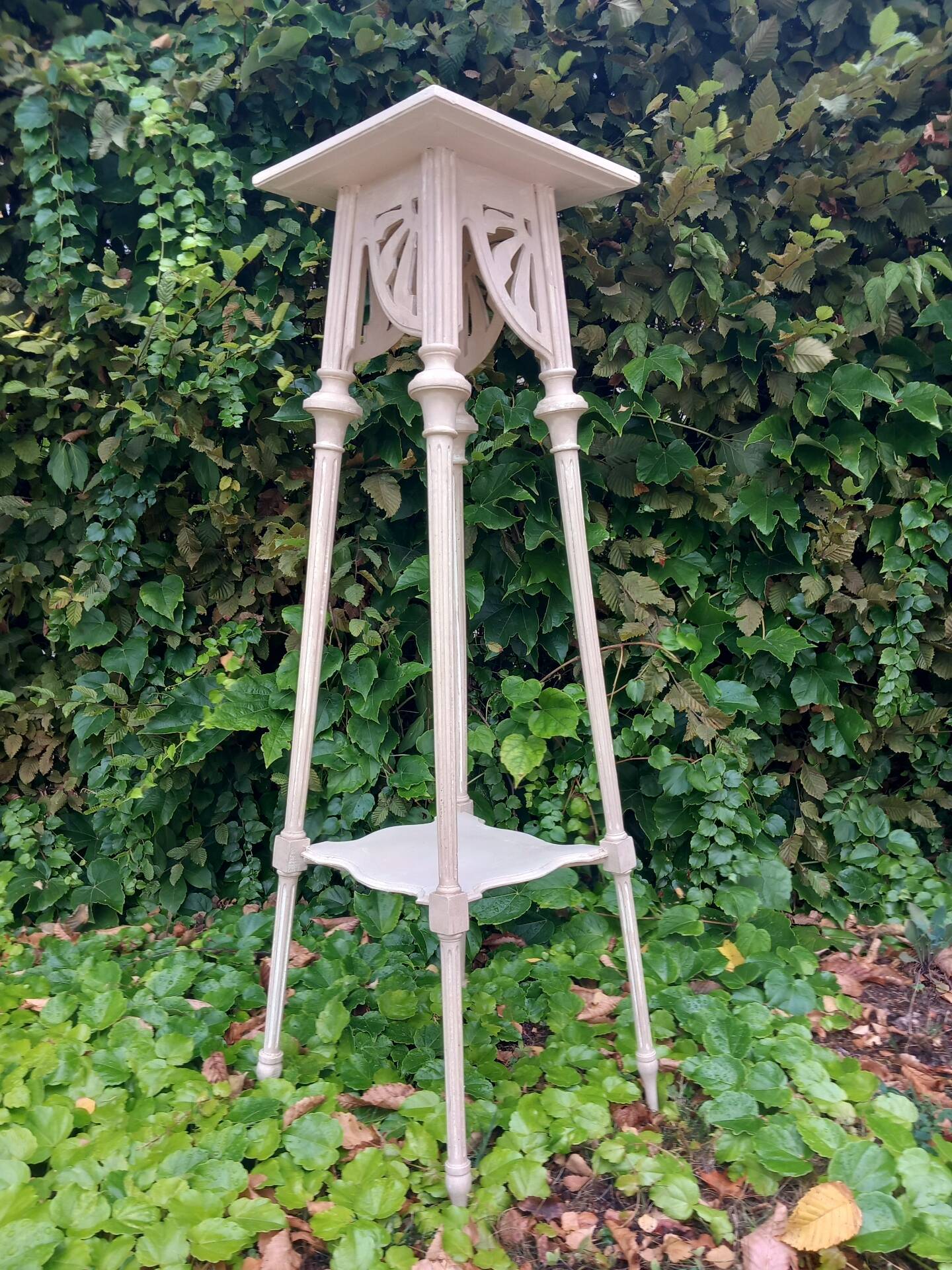 Sellette en bois romantique