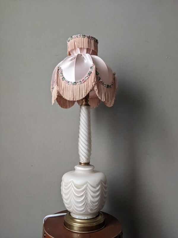 Lampe à poser en verre givré rose