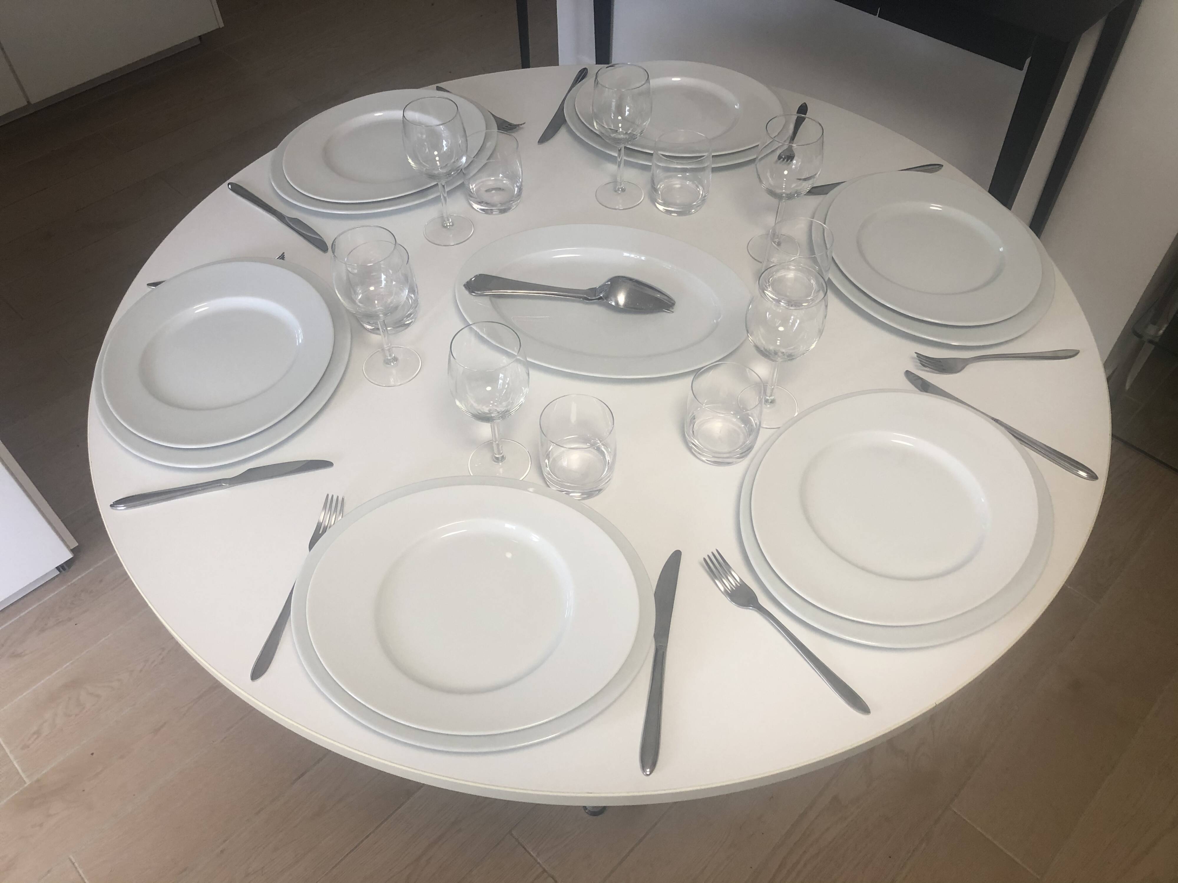 Segmented round table by Charles & Ray Eames for Vitra 120 cm