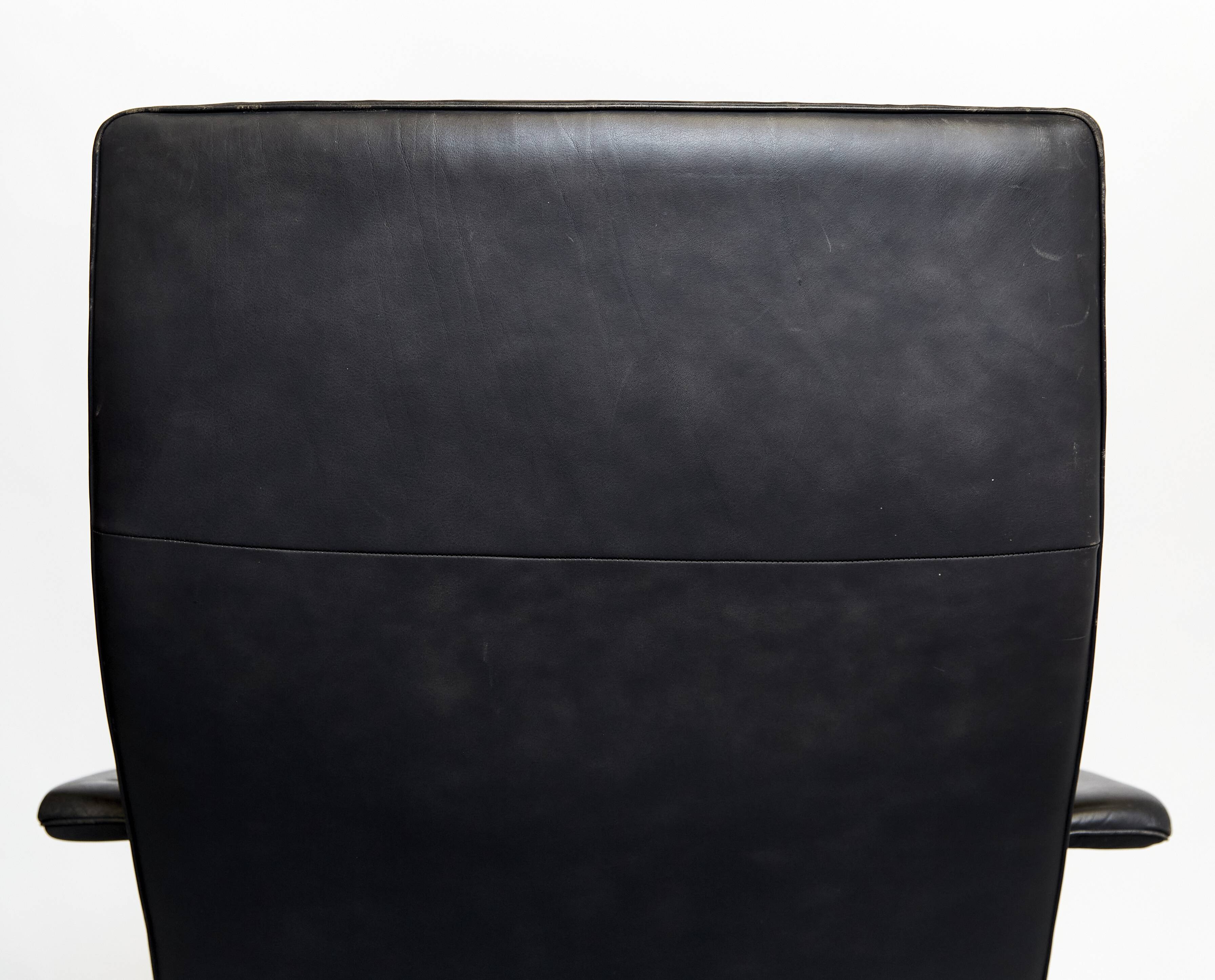 De Sede Lounge Chair & Ottoman DS-2030 de Hans Eichenberger