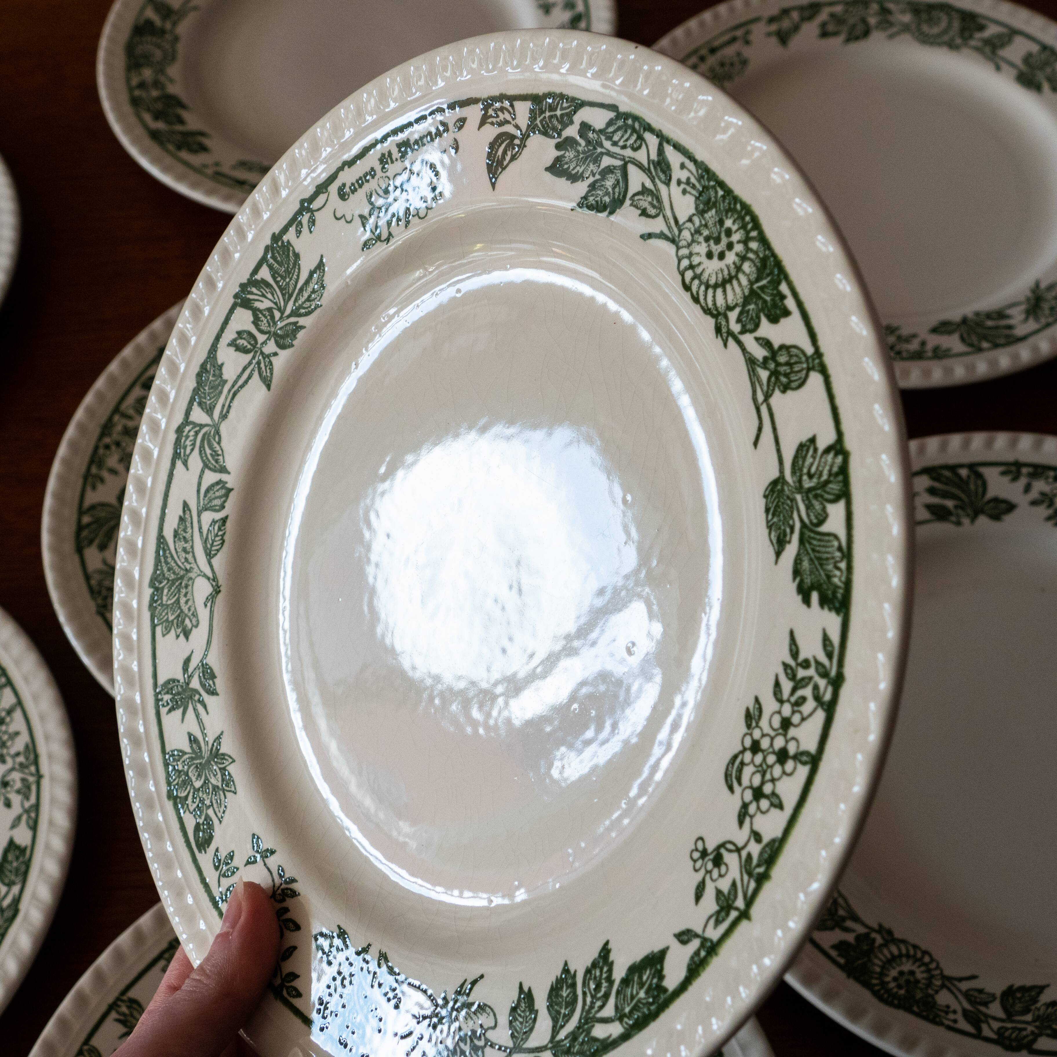 10 flat plates Caves St Morand
