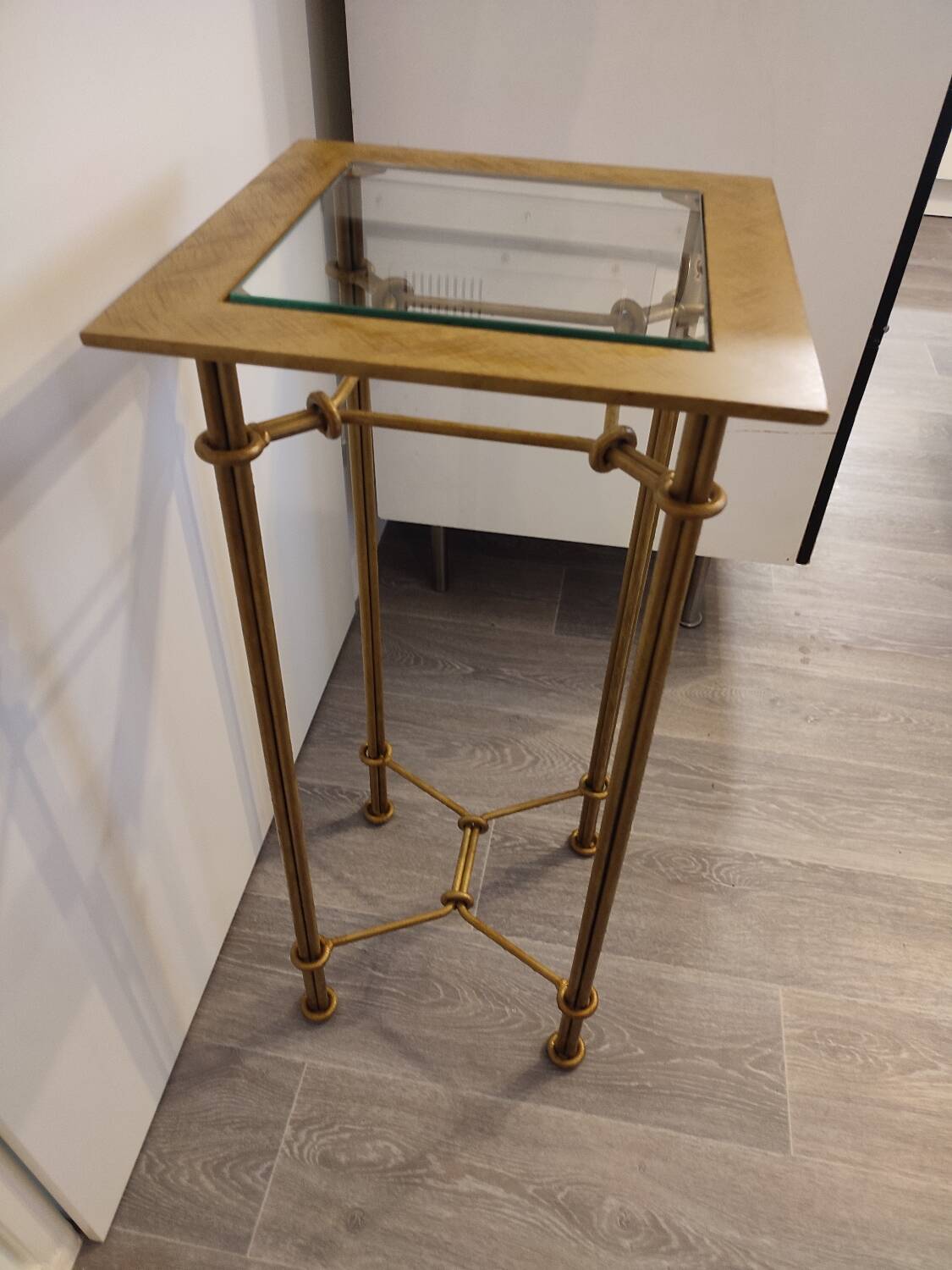 Vintage pedestal side table