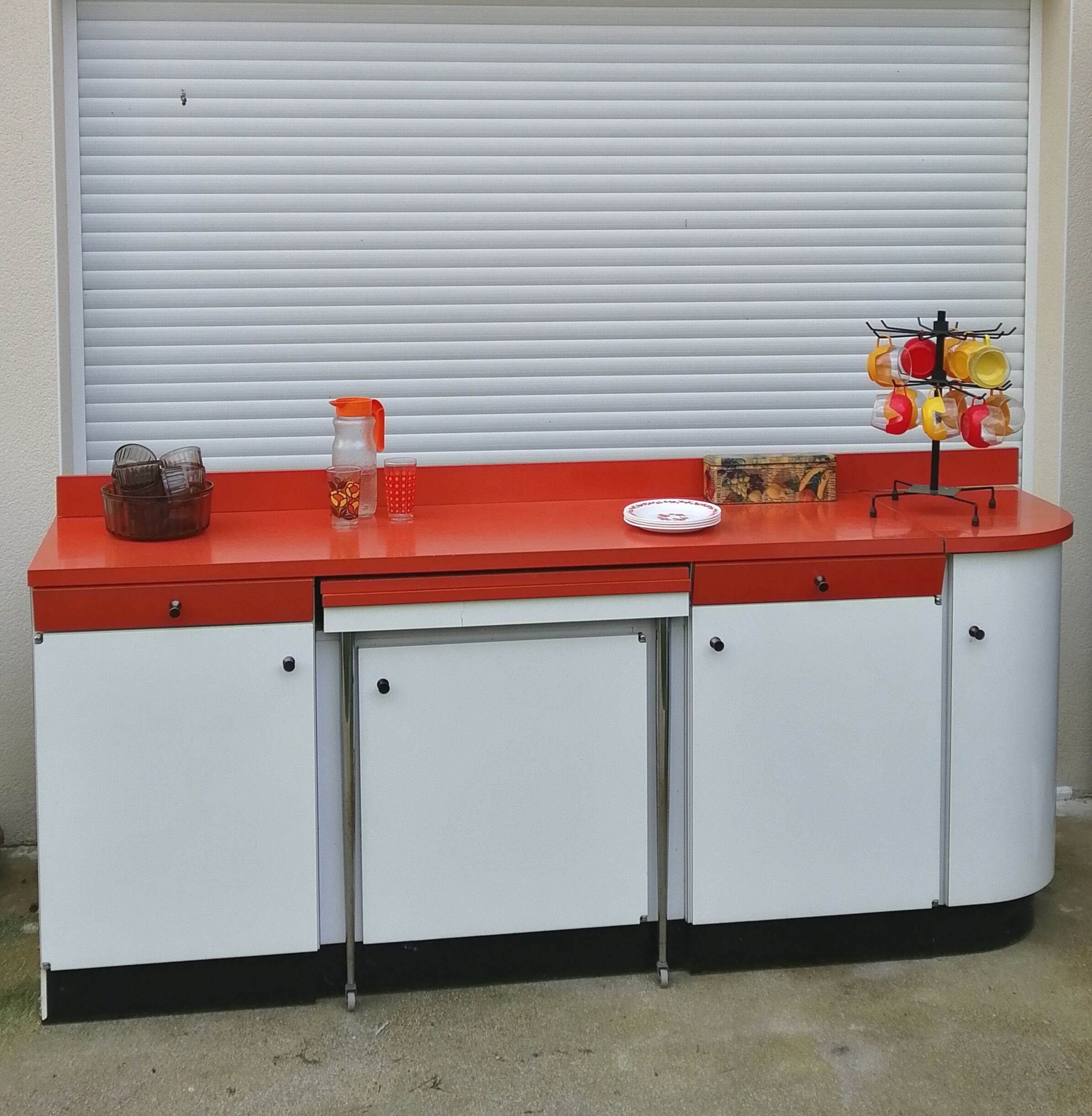 Formica sideboard with its 70' retractable table