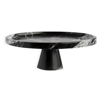 Stand for cakes in black marble