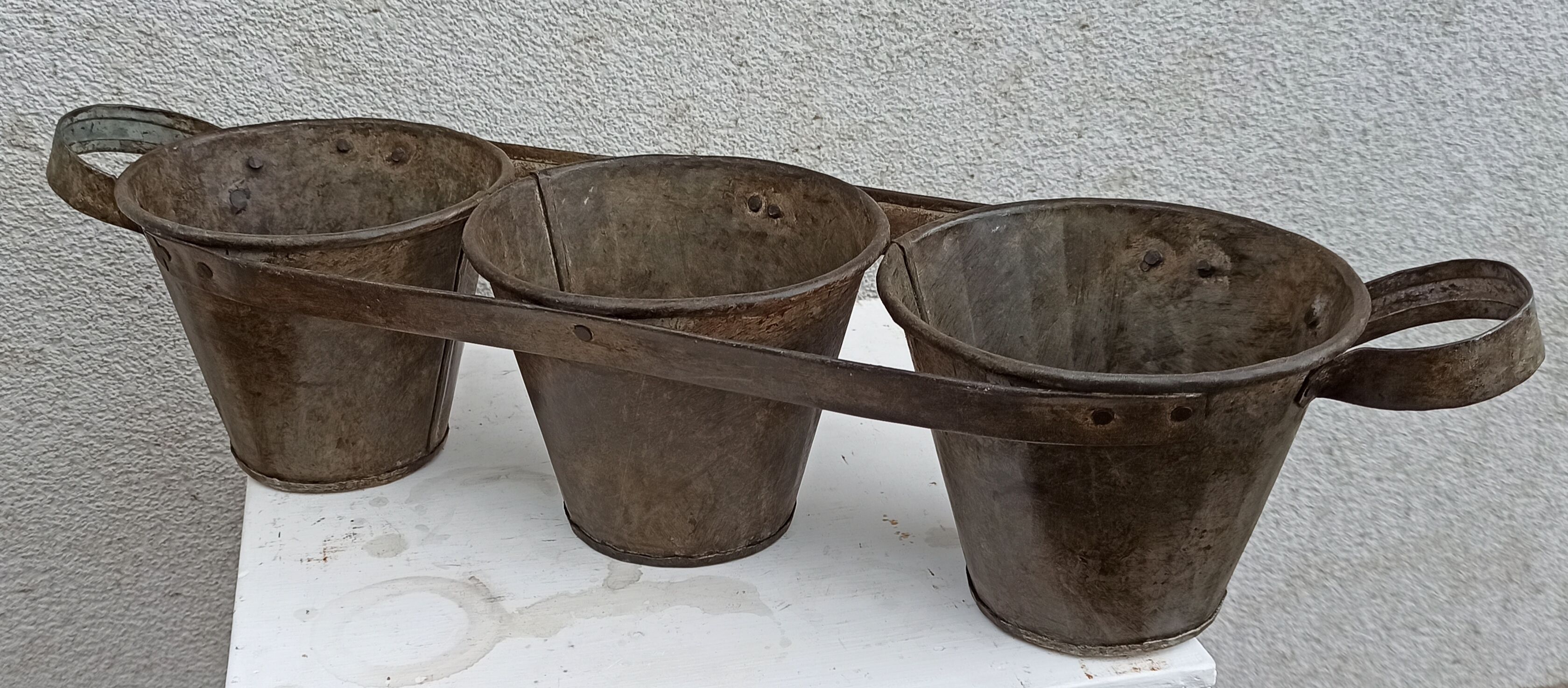 Planter of 3 zinc pots