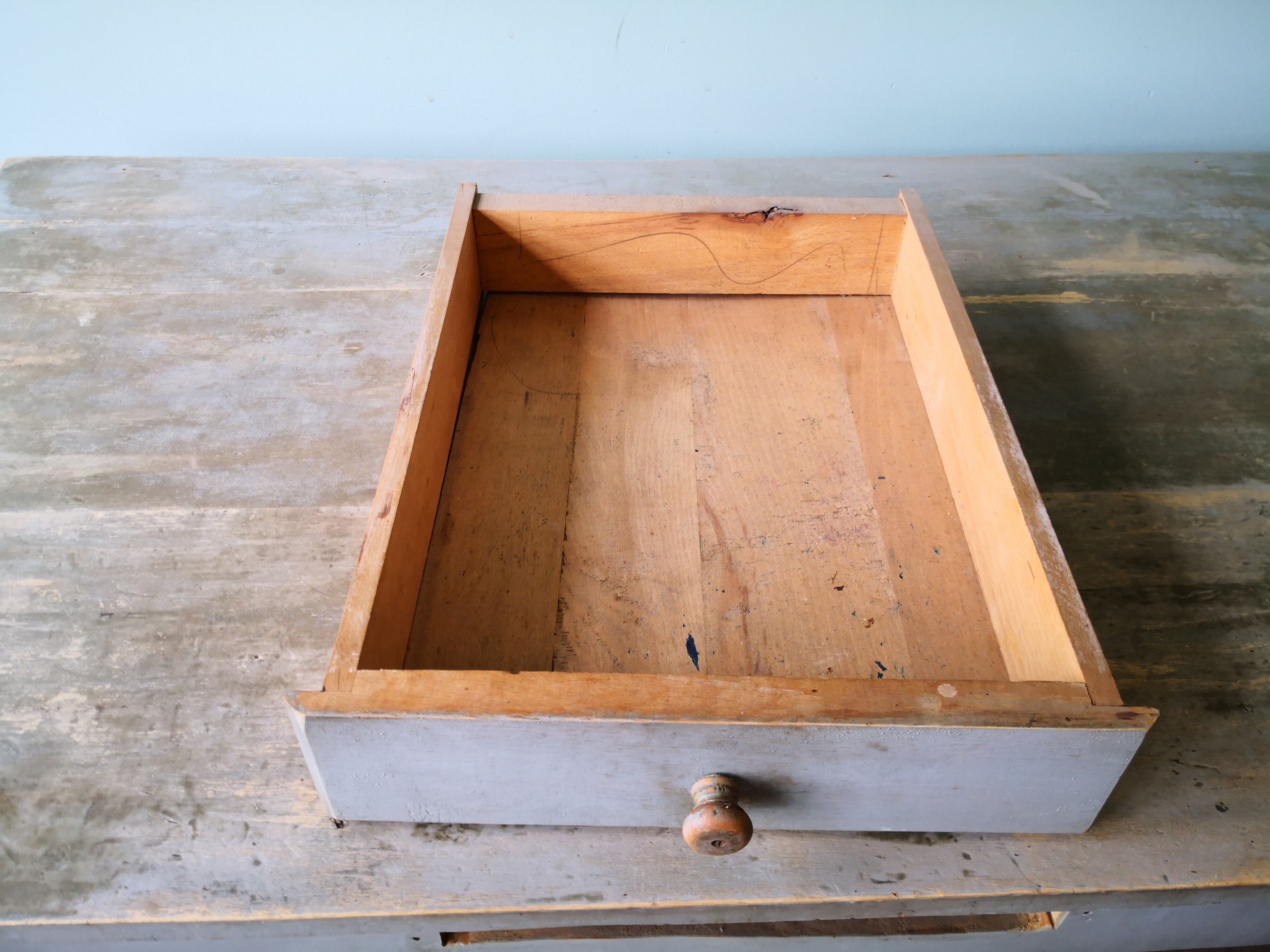 Table en bois bureau patine grise