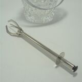 Large ice cube clamp