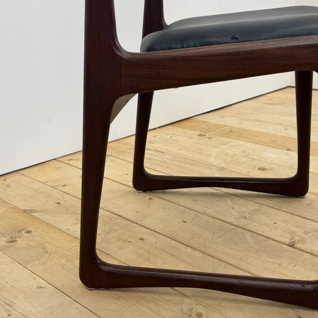 Chaise en teck rembourrée, années 1960