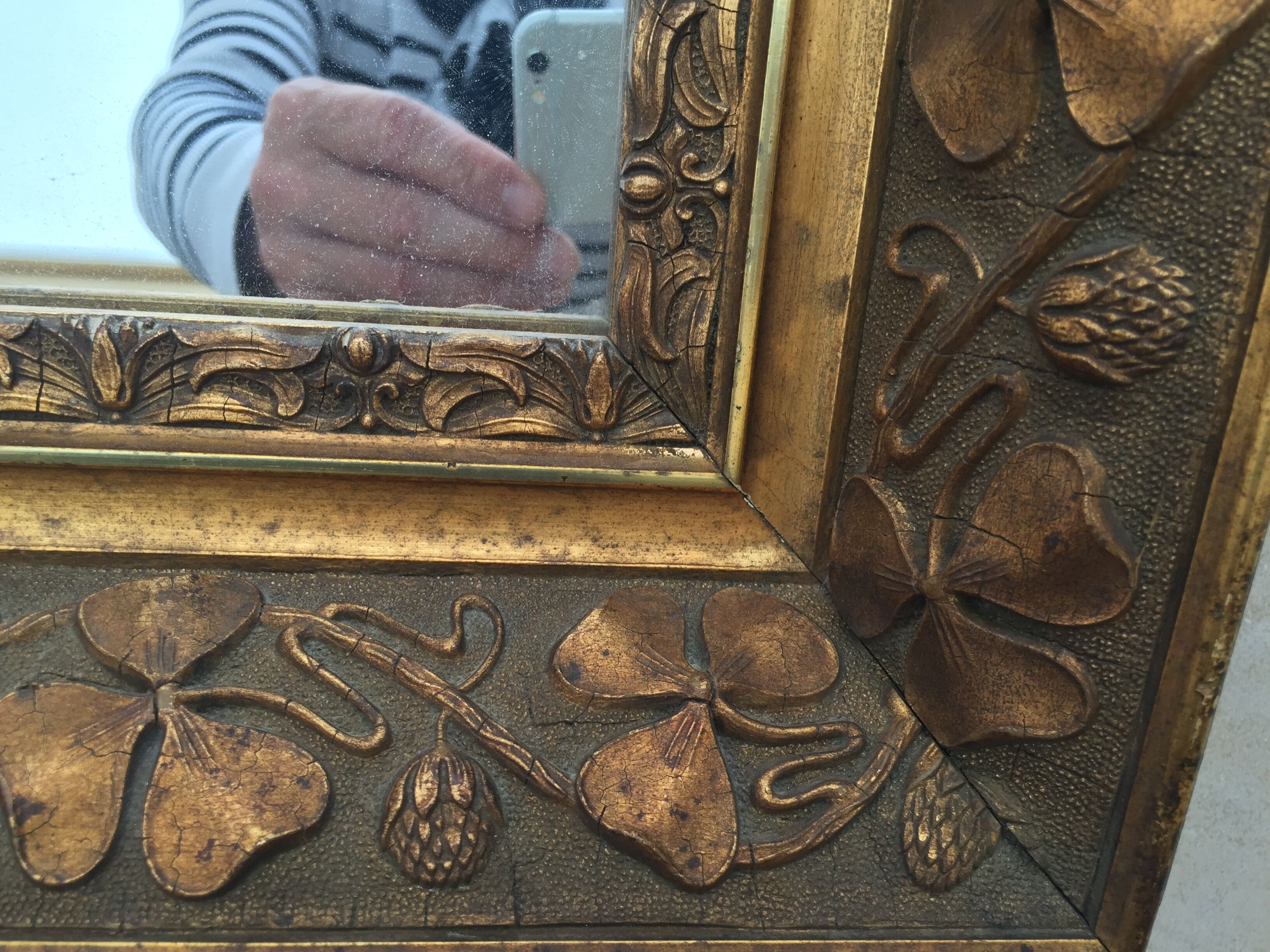 Mirror in gilded wood 66 x 50 cm