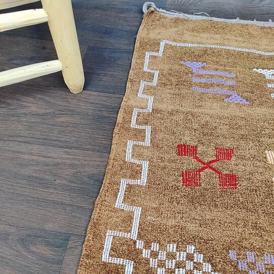 Ethnic brown berber carpet 95x140cm