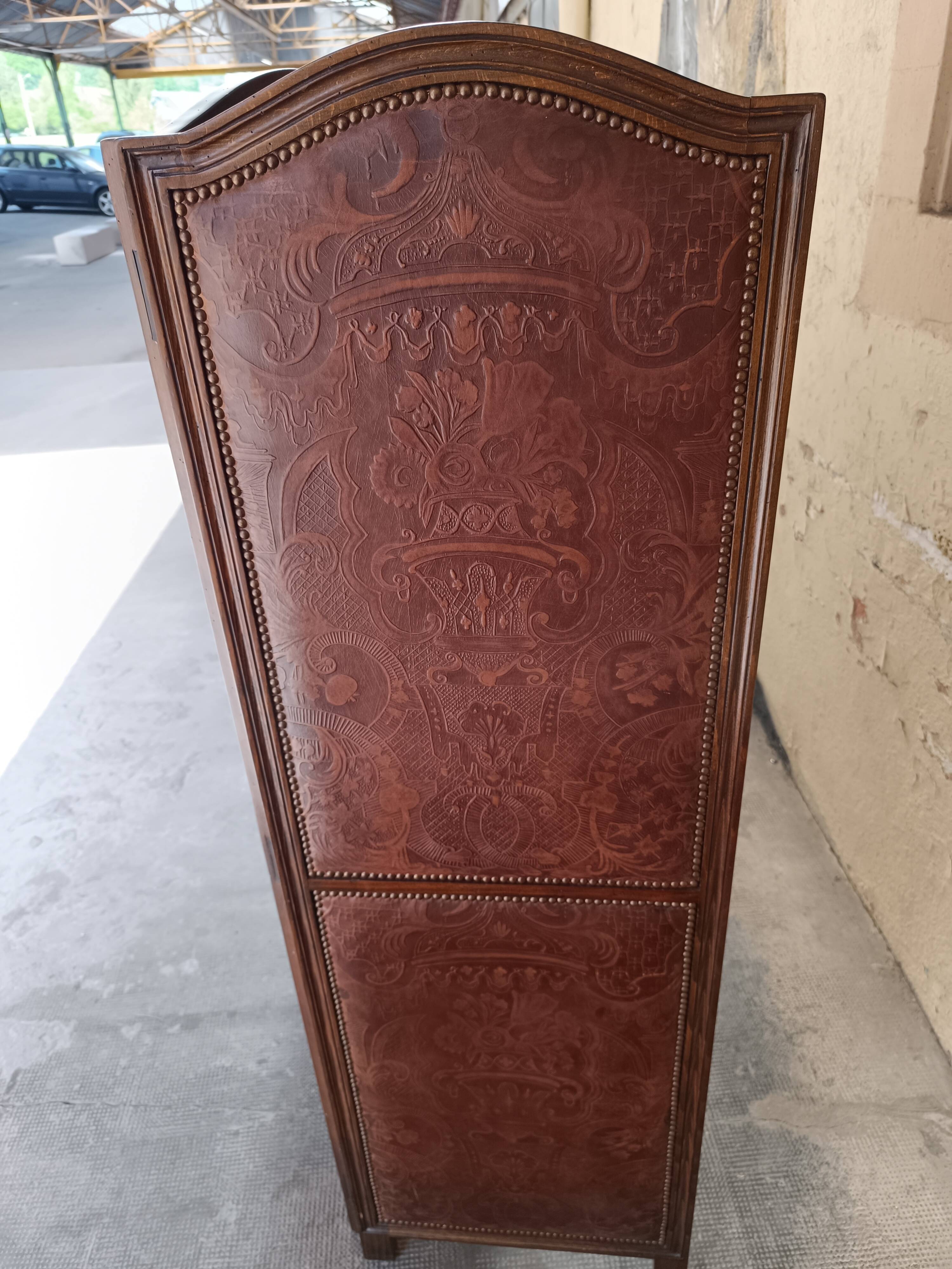 4-leaf wood and leather screen