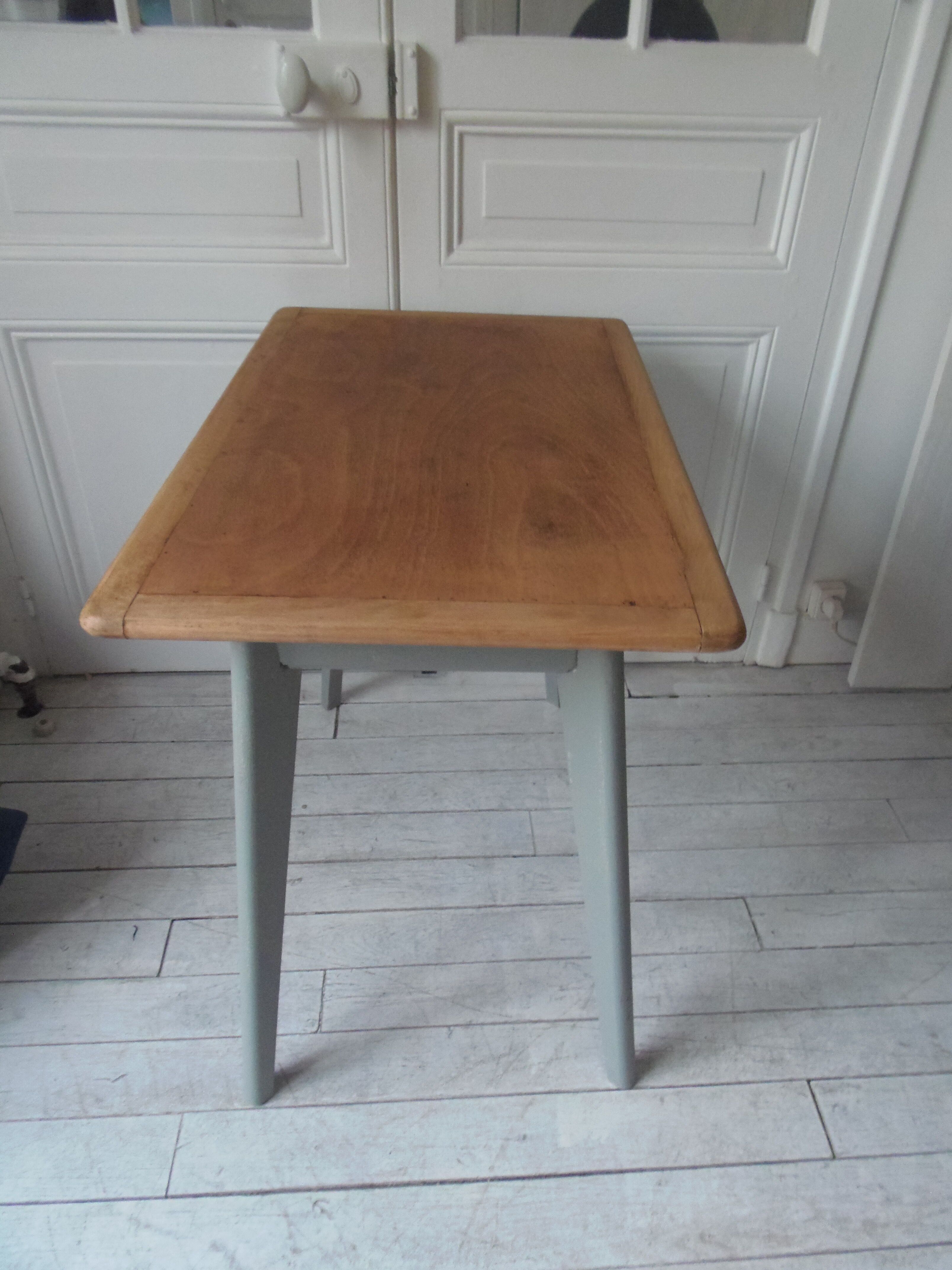 Vintage dessert green of grey , wooden tray