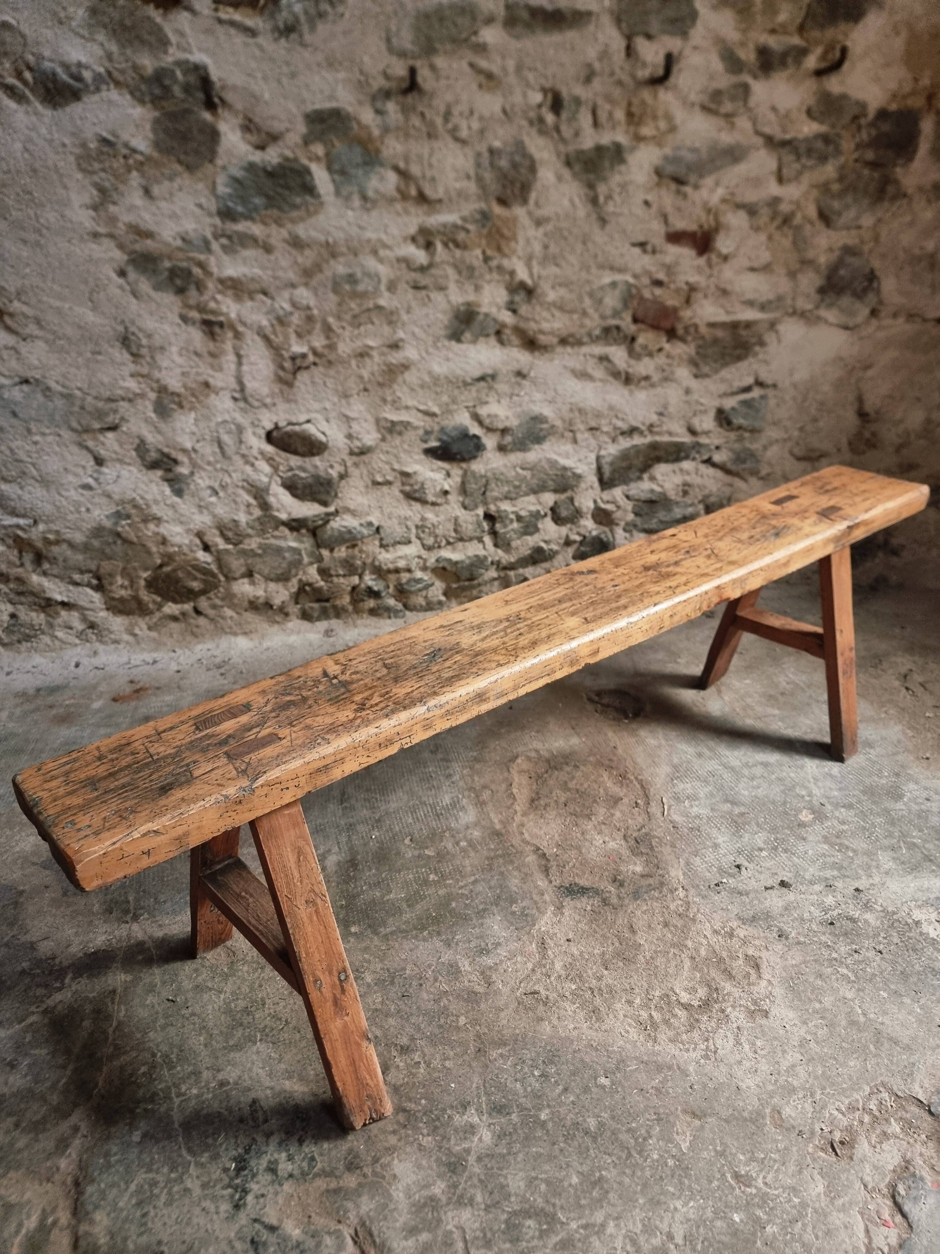 Rustic old wooden bench – Early 20th century – Seat in solid pine and base in chestnut