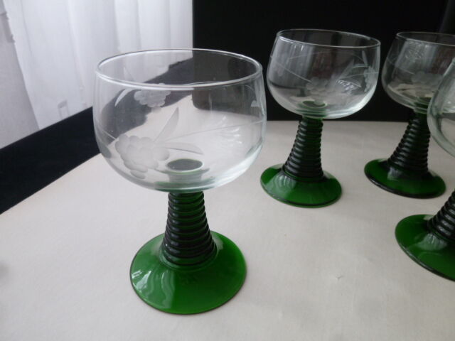 Set de 4 verres à vin d'Alsace Décor gravé Jambe balustre