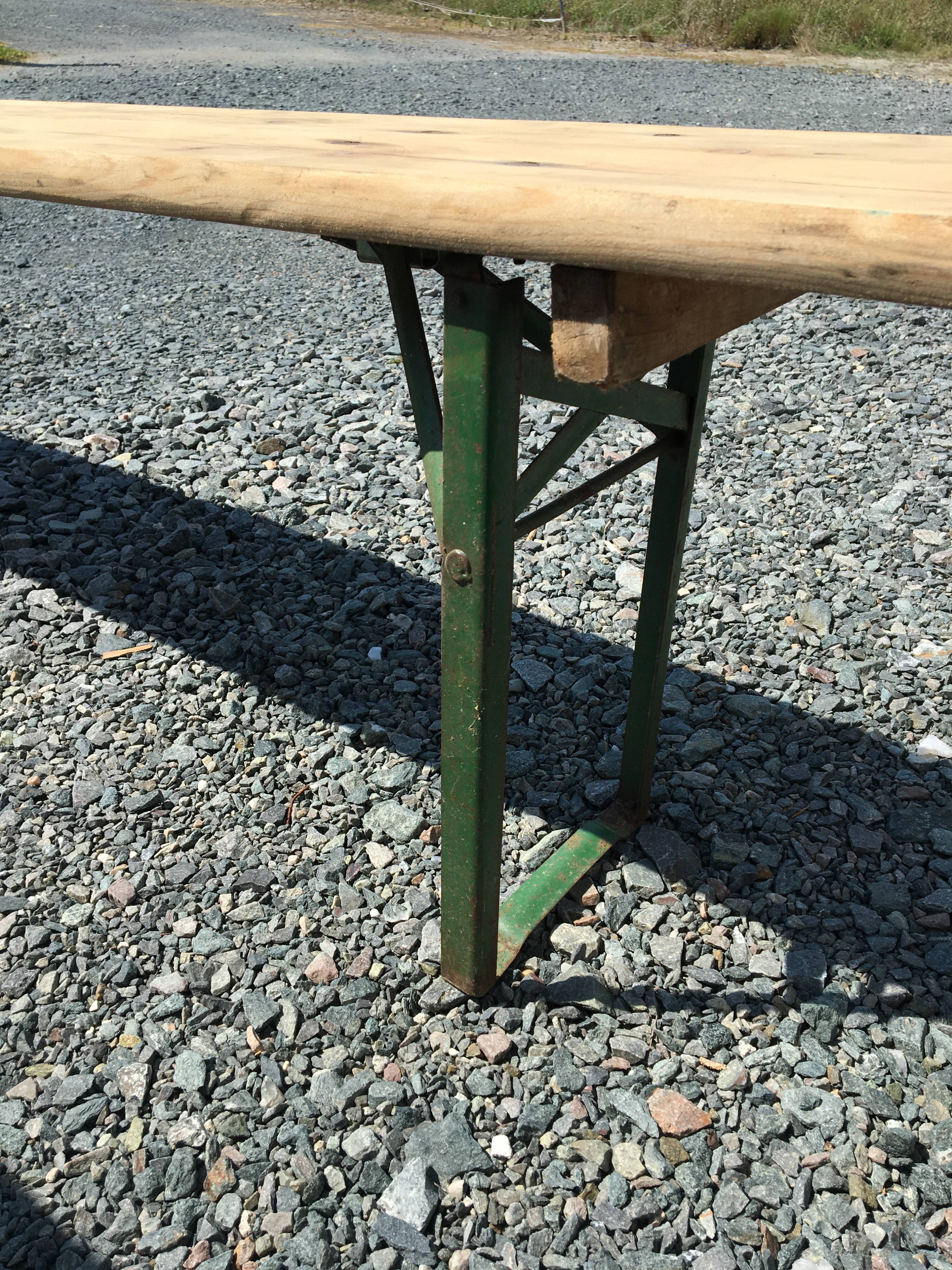 Guinguette table and its 2 benches
