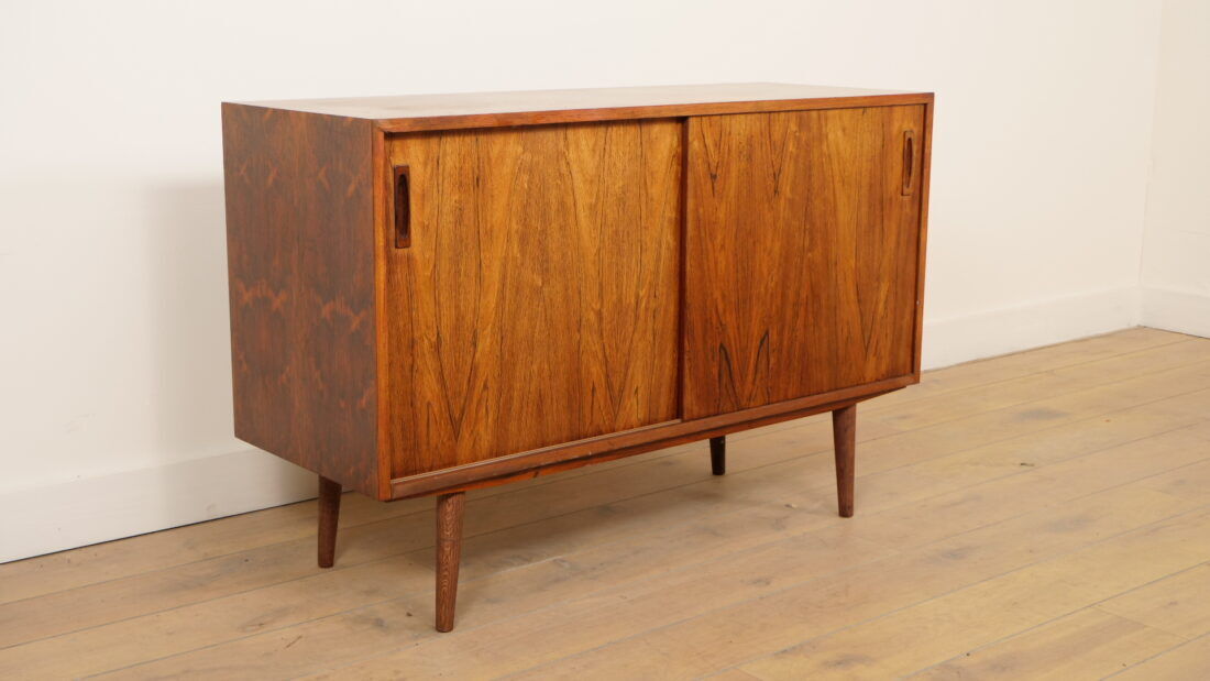Vintage sideboard | Rosewood | Sliding doors