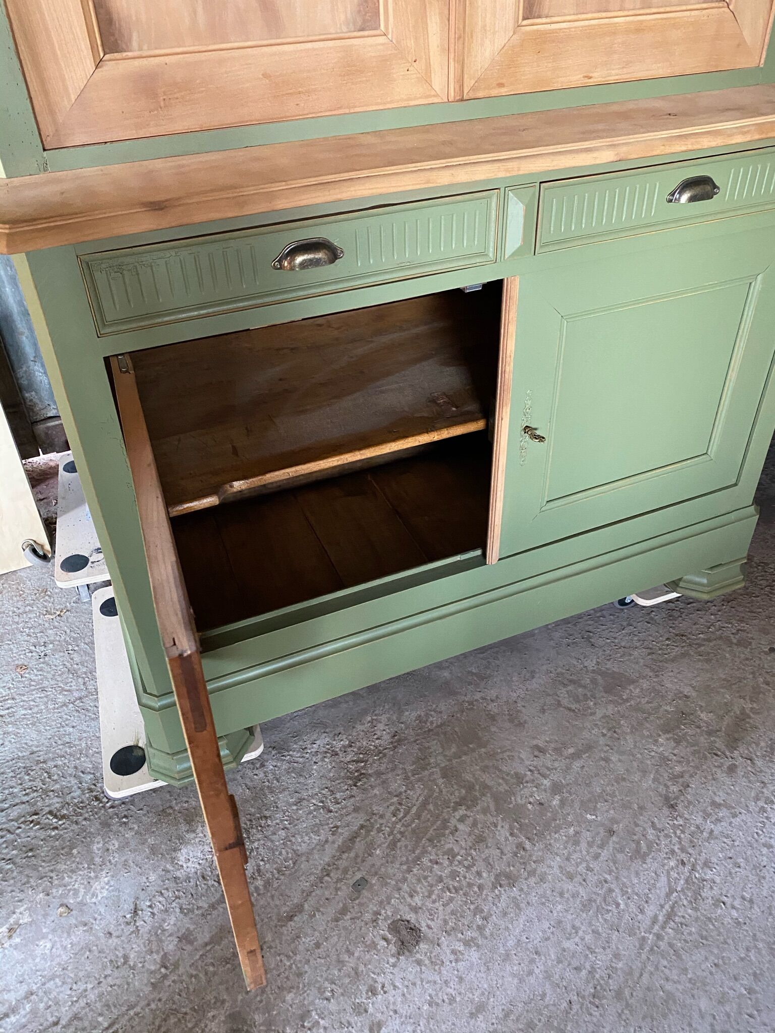 Buffet 2 body restyled in kaki