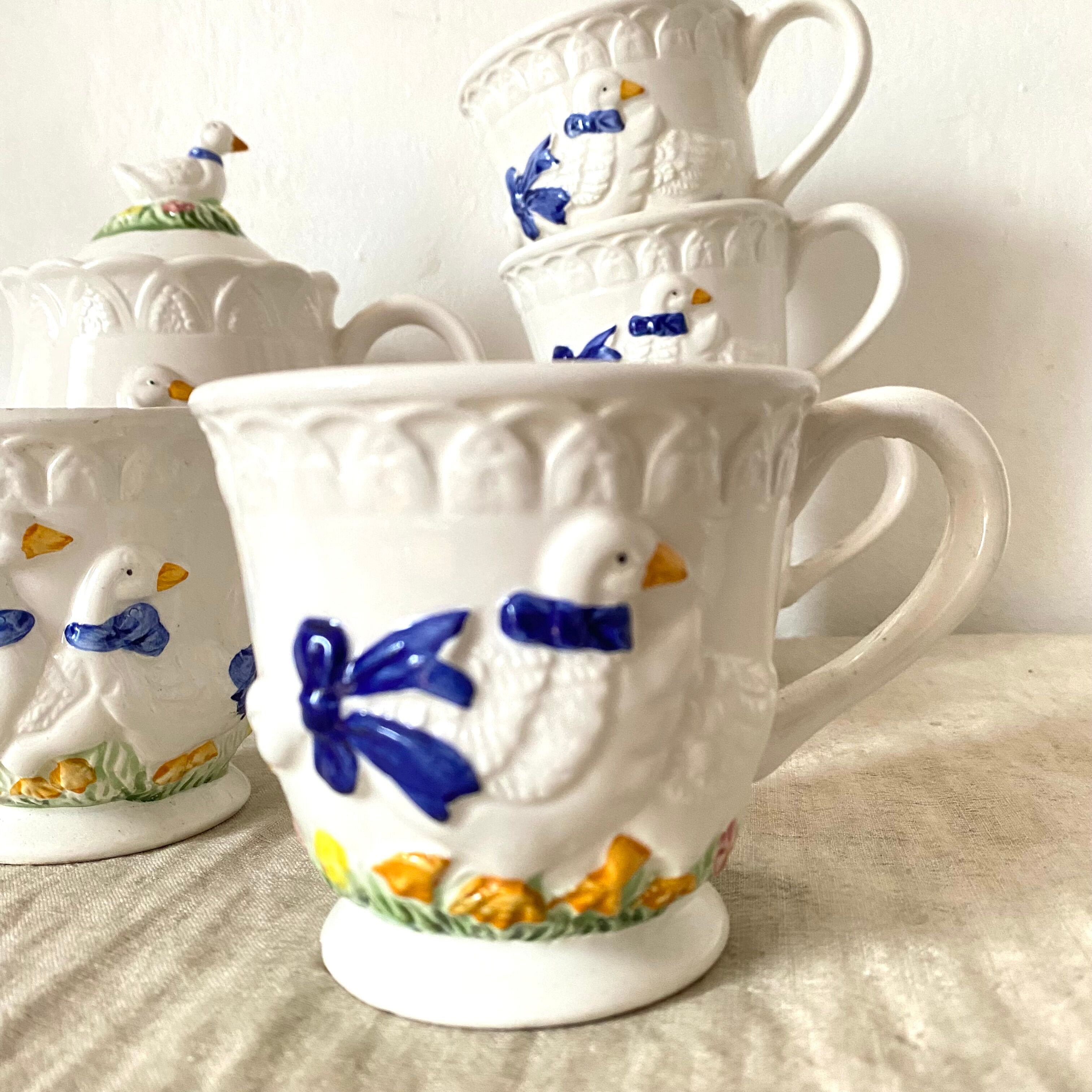 Slurry tea set geese 80s