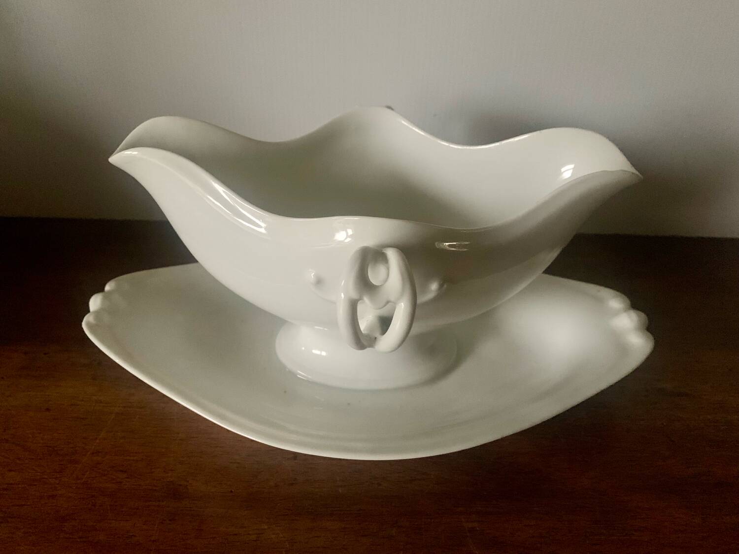Large gravy boat