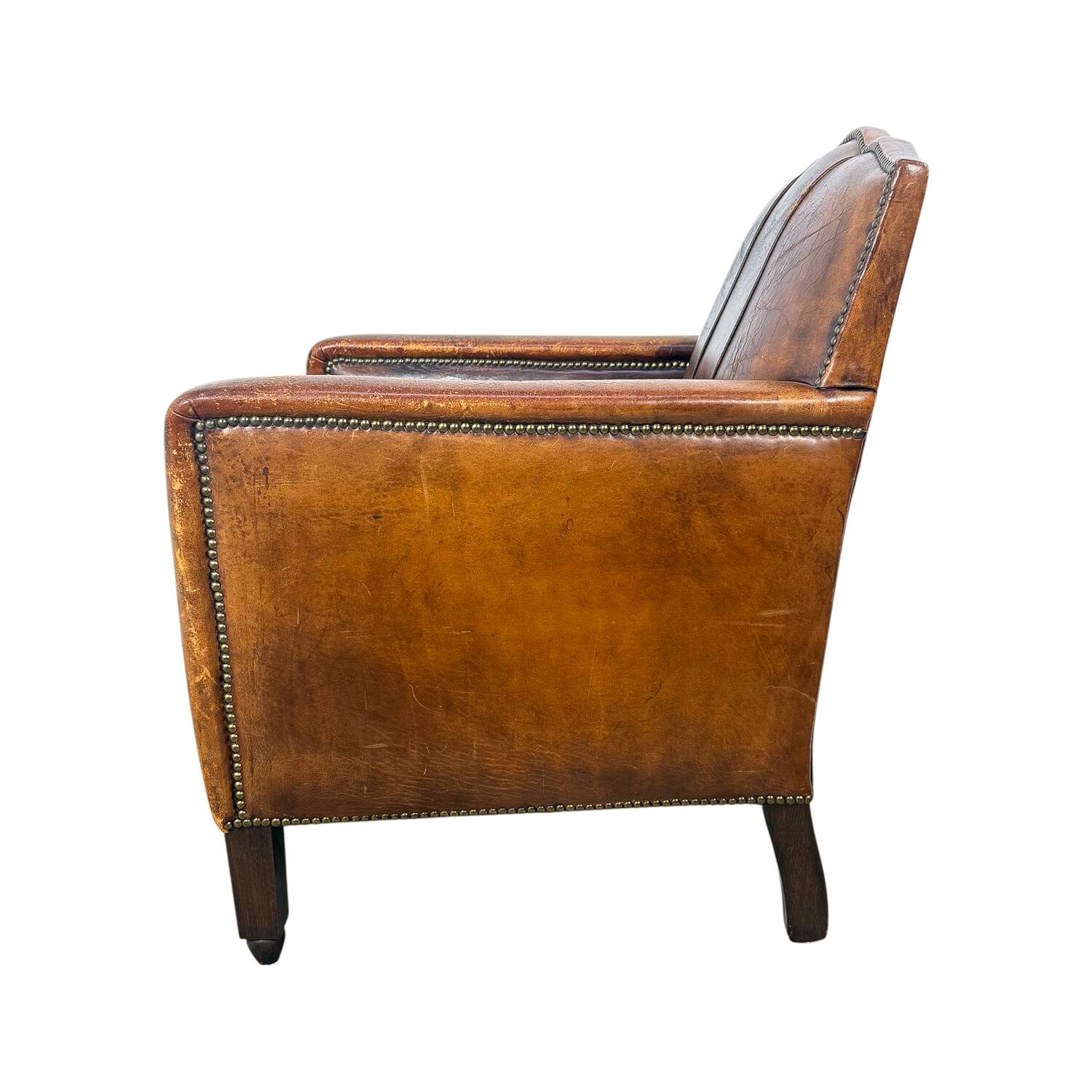 Fauteuil Moustache Français Antique – Fauteuil Club en Cuir Cognac – Début du 20ème siècle