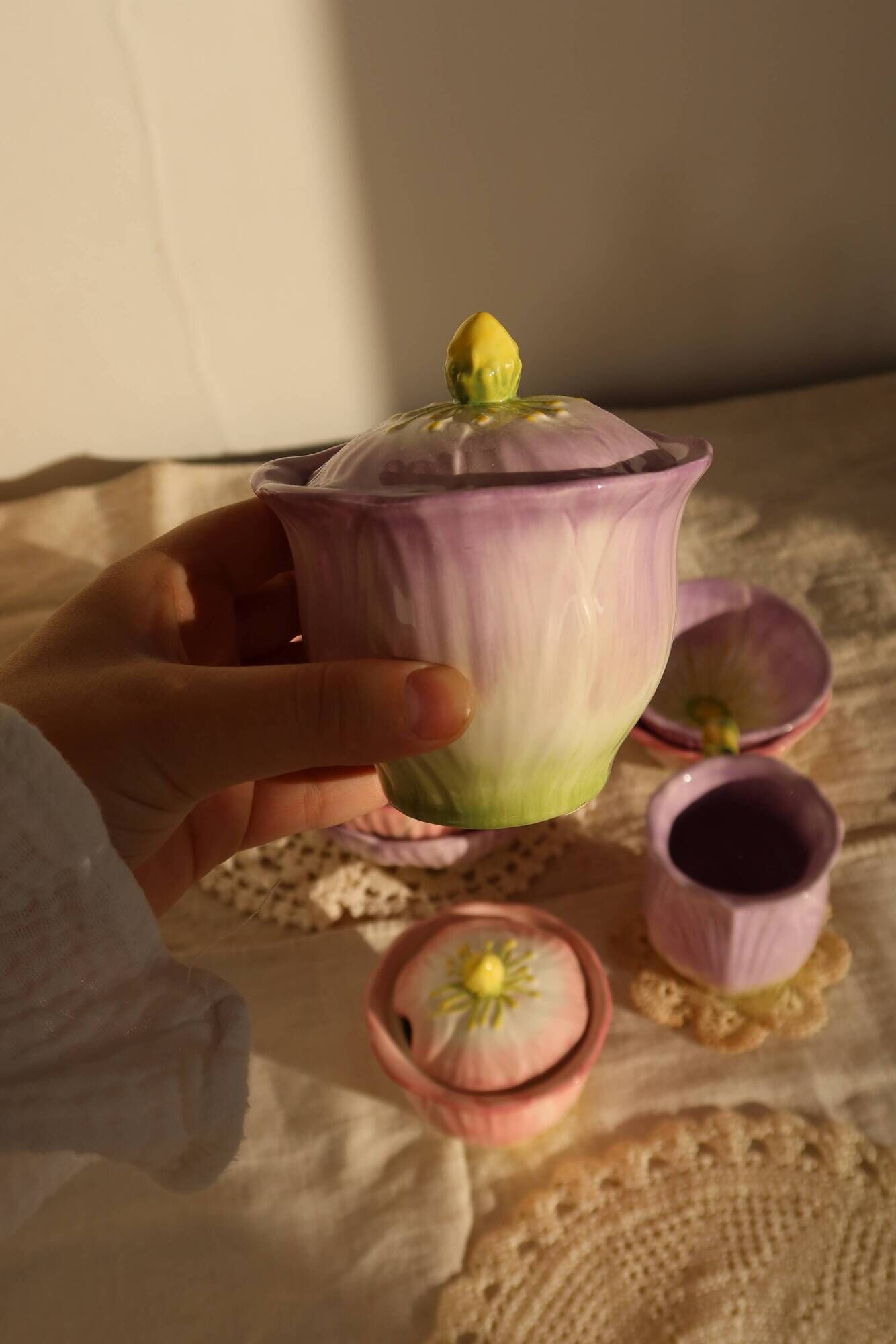 Vintage pink and mauve floral slip tea set - 8 pieces - Cottage core