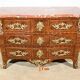 Tomb Commode in Violet Wood Marquetry, Transition Louis XIV / Louis XV style – 1st Par