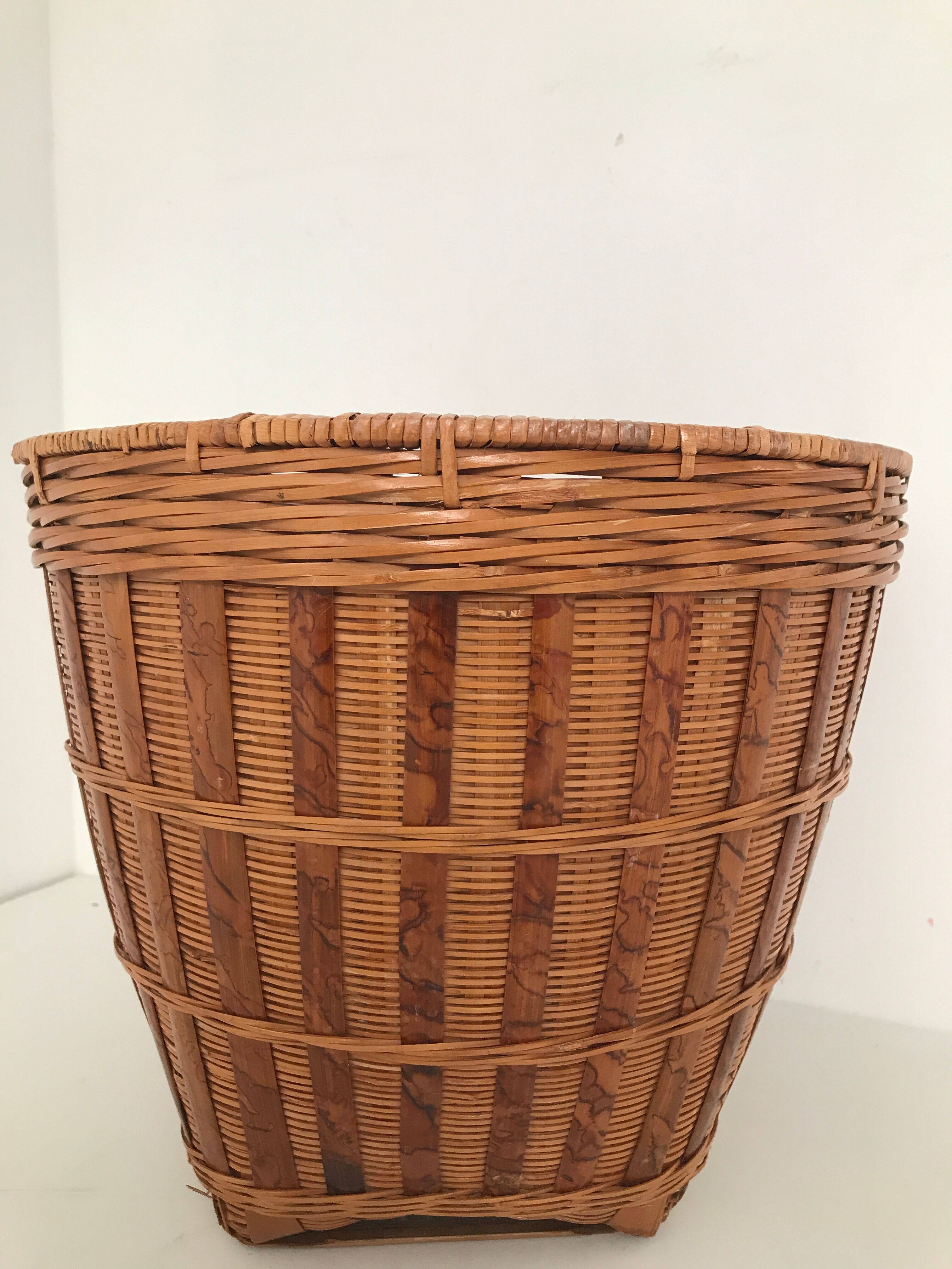Panier de linge en rotin osier rond vintage