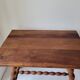 Table basse brutaliste pieds torsadés