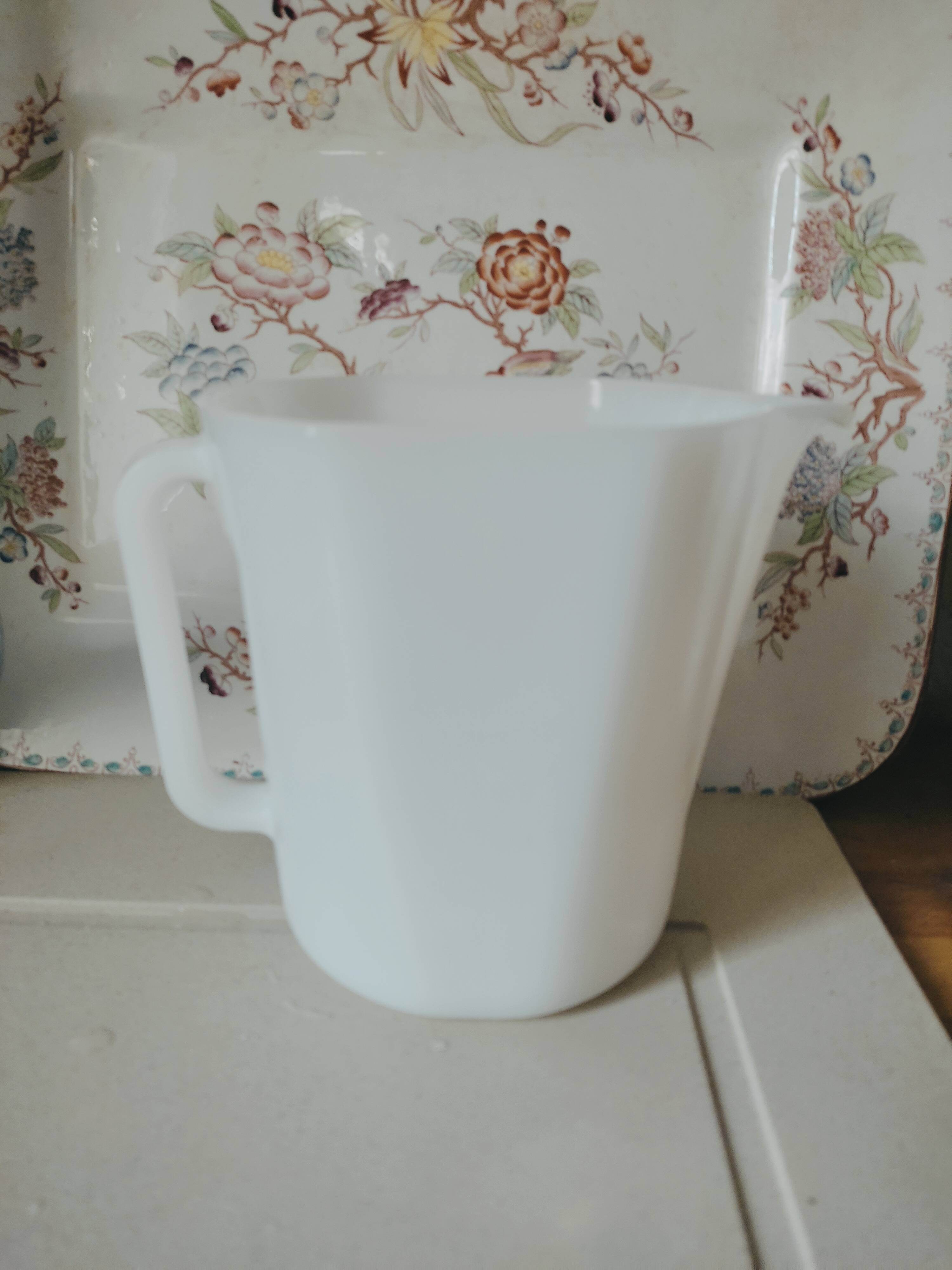 Verseuse Moulinex en opaline blanche