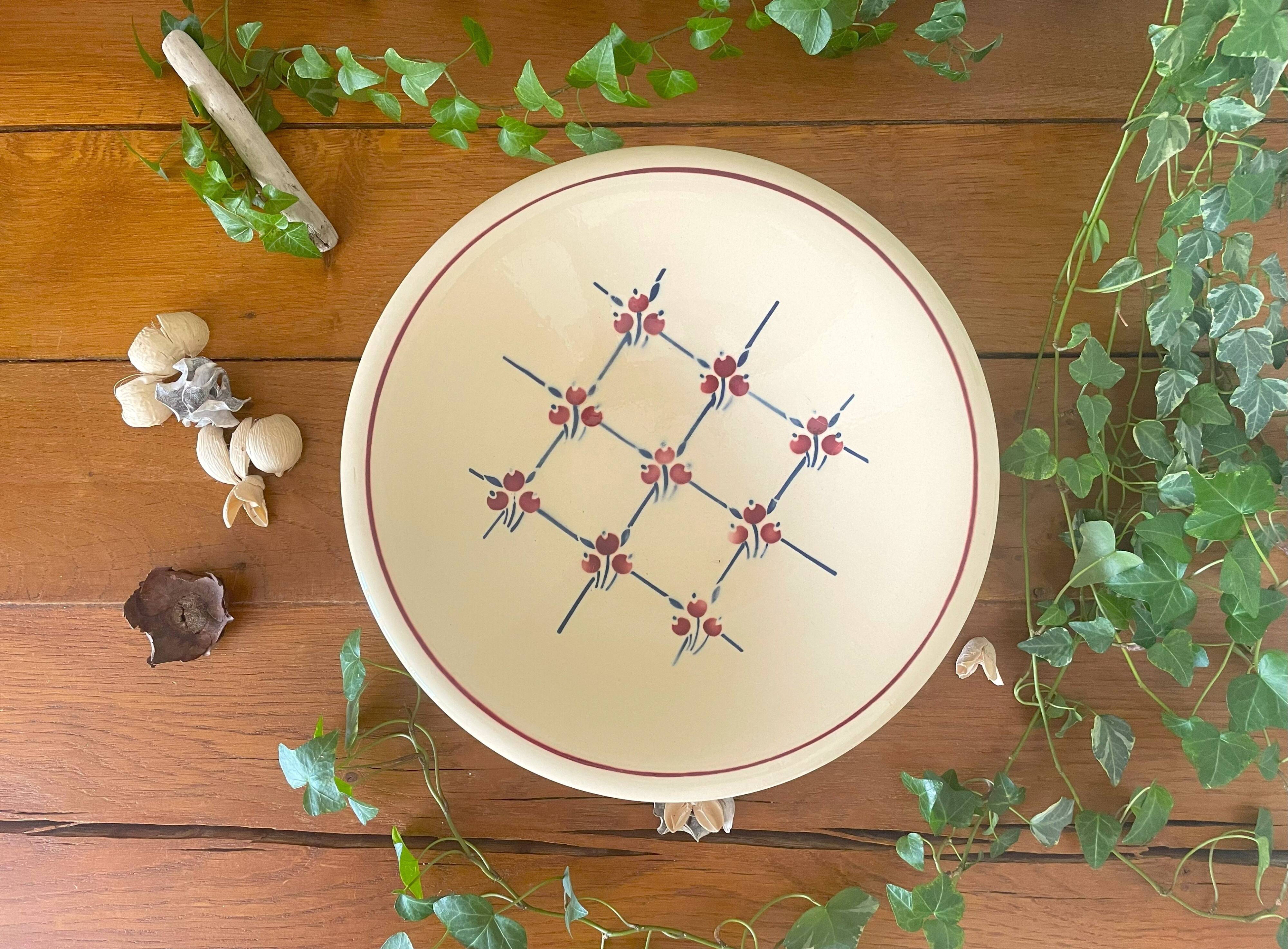 Antique salad bowl on a pedestal in BADONVILLER earthenware