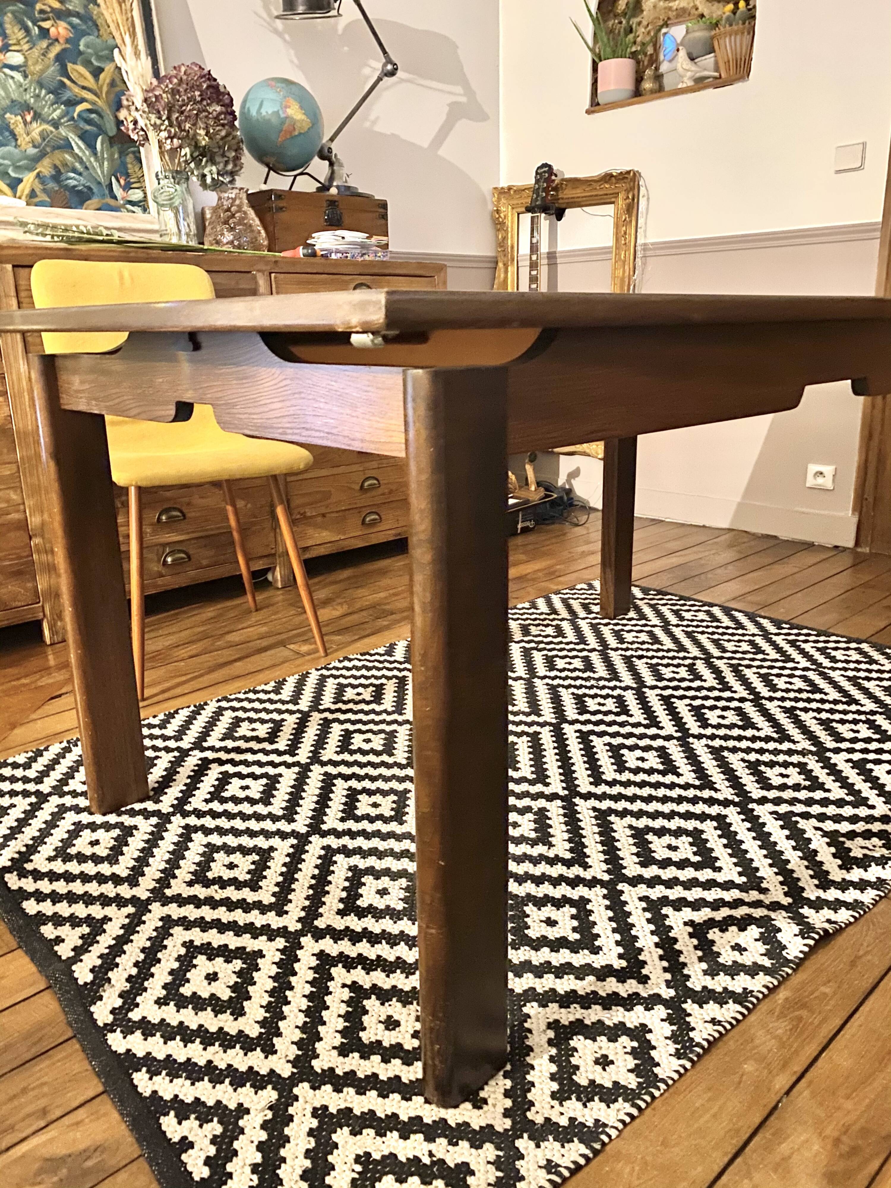 Extendable vintage dining table